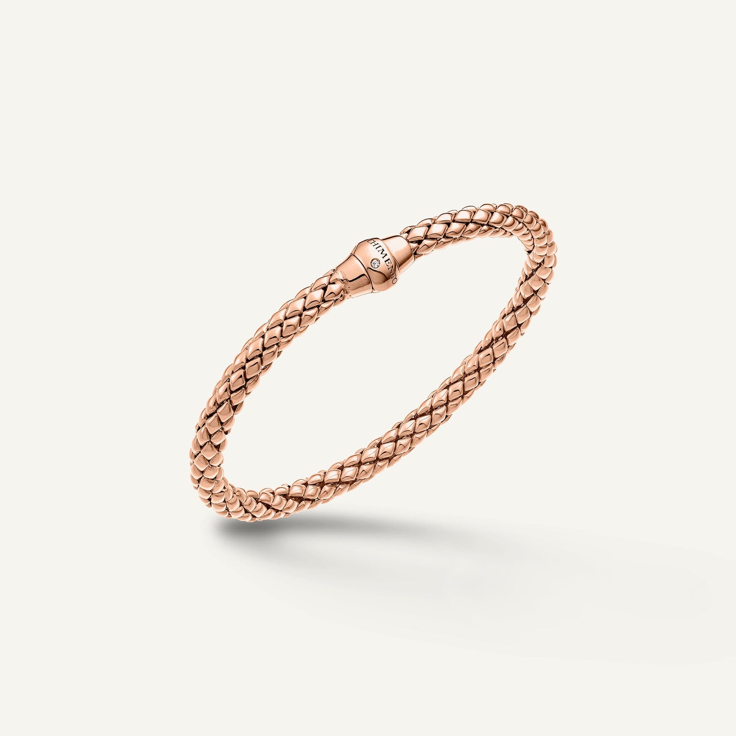 Gold flexible bracelet with diamonds