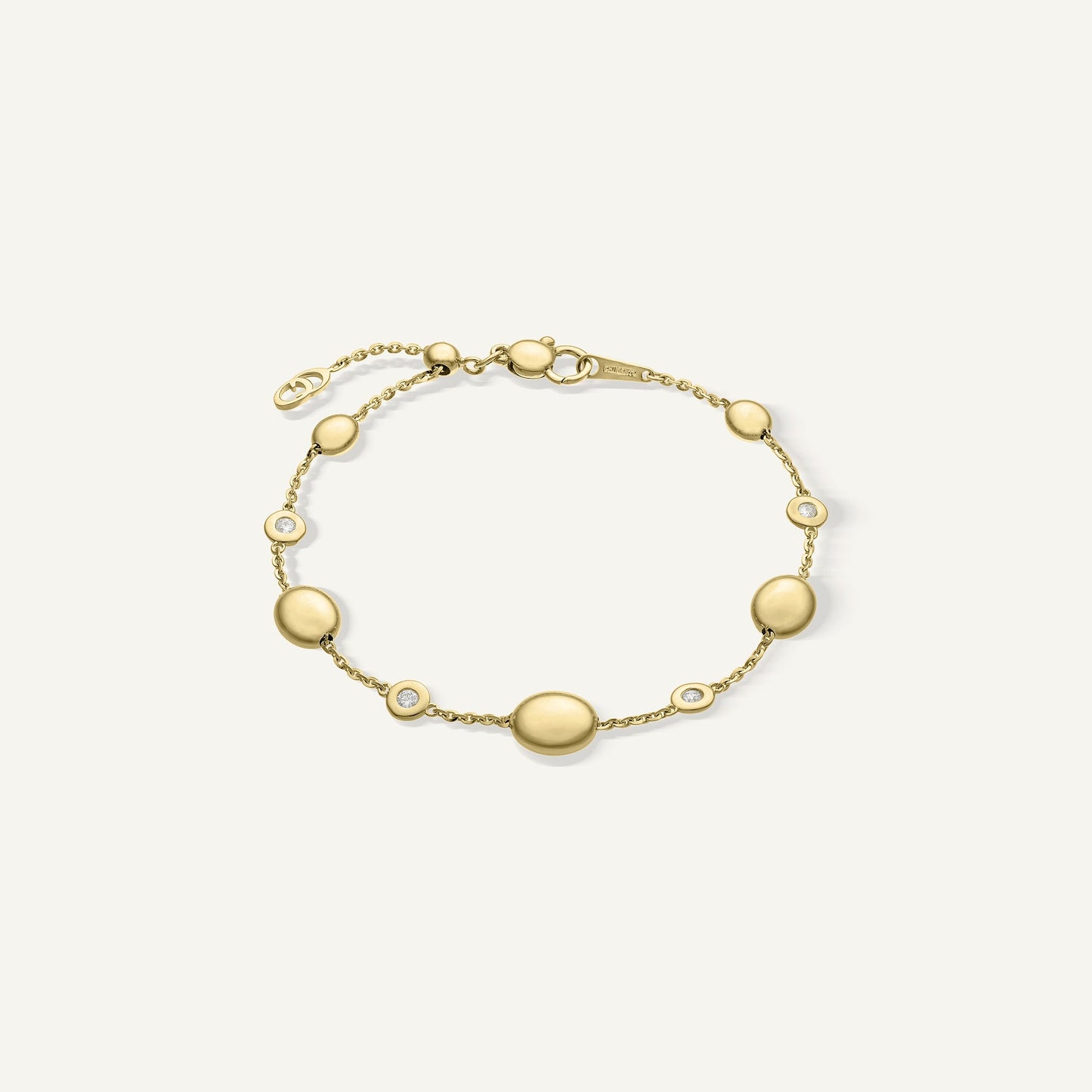 Gold bracelet with diamonds