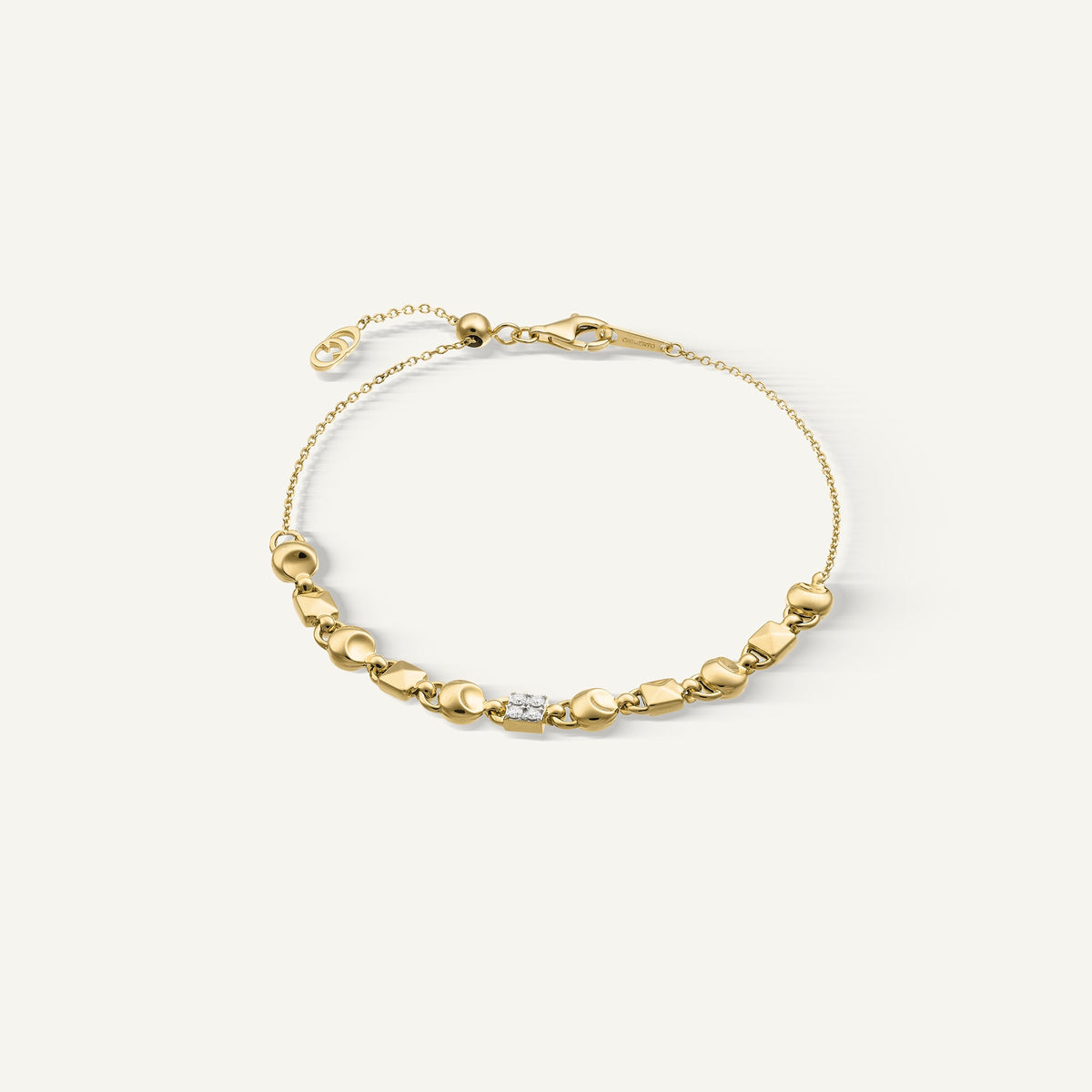 Gold bracelet with diamonds