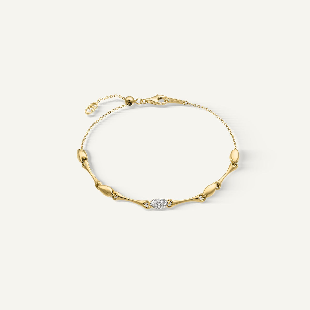 Gold bracelet with diamonds