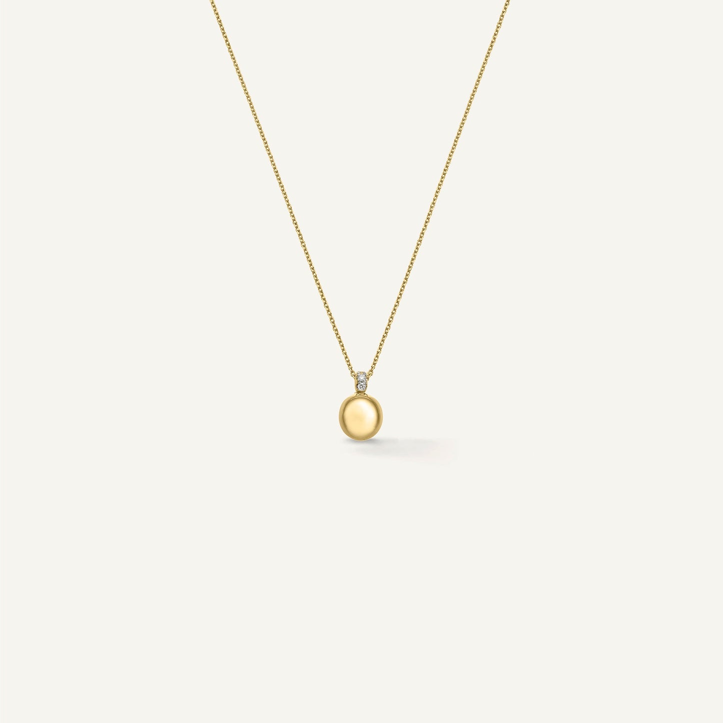 Gold necklace with diamonds