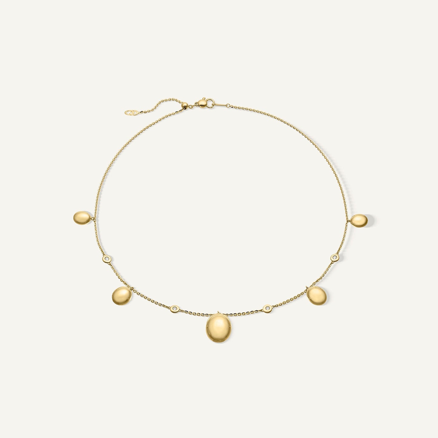 Gold necklace with diamonds