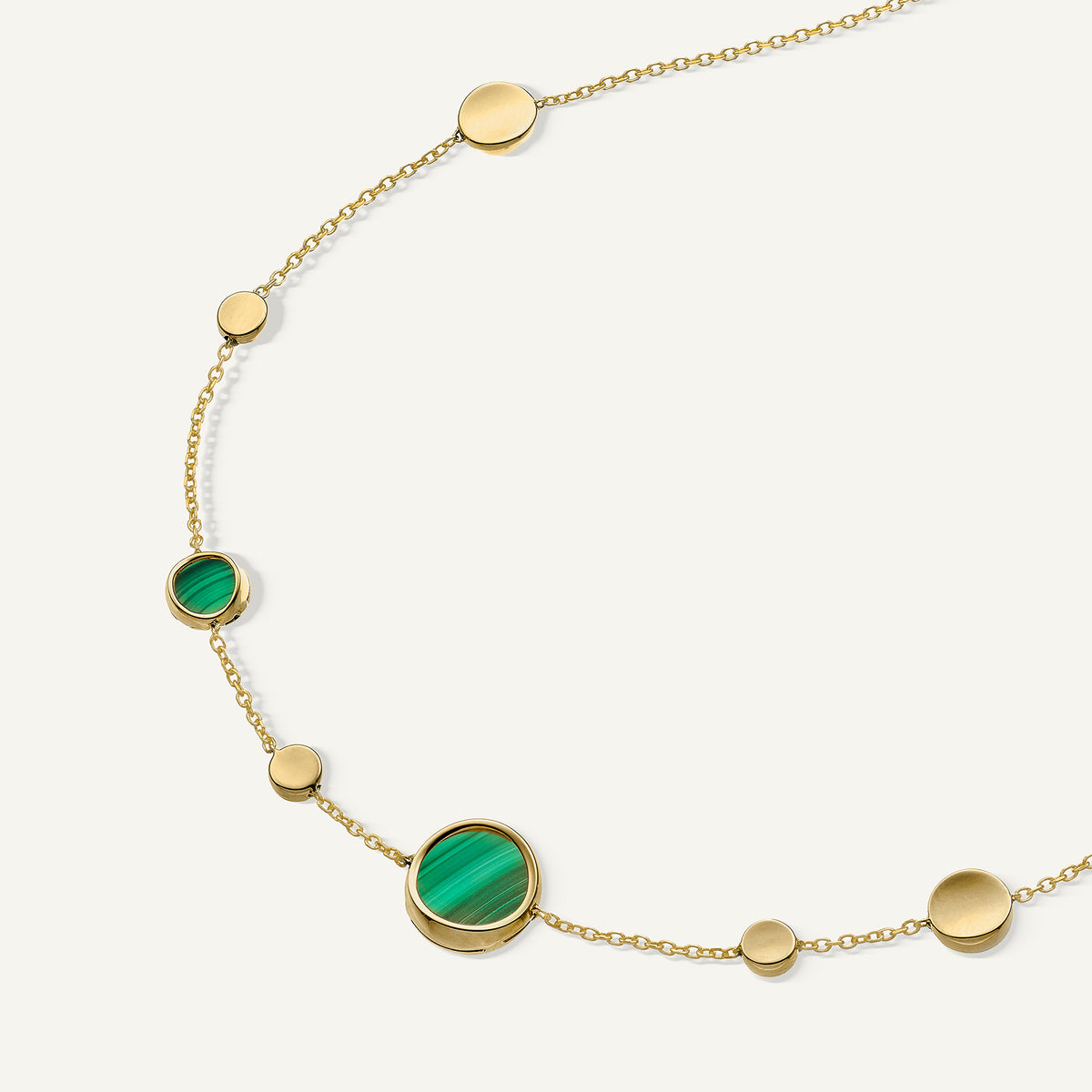 Gold necklace with mother of pearl