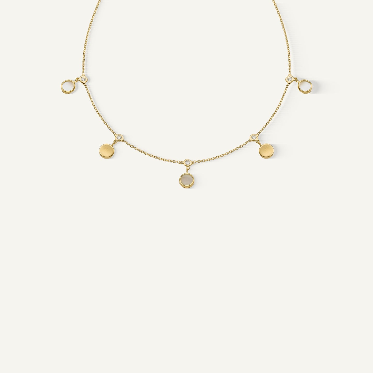 Collana in oro con madreperla e diamanti
