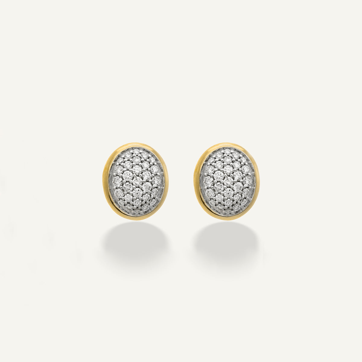 Gold earrings with diamonds