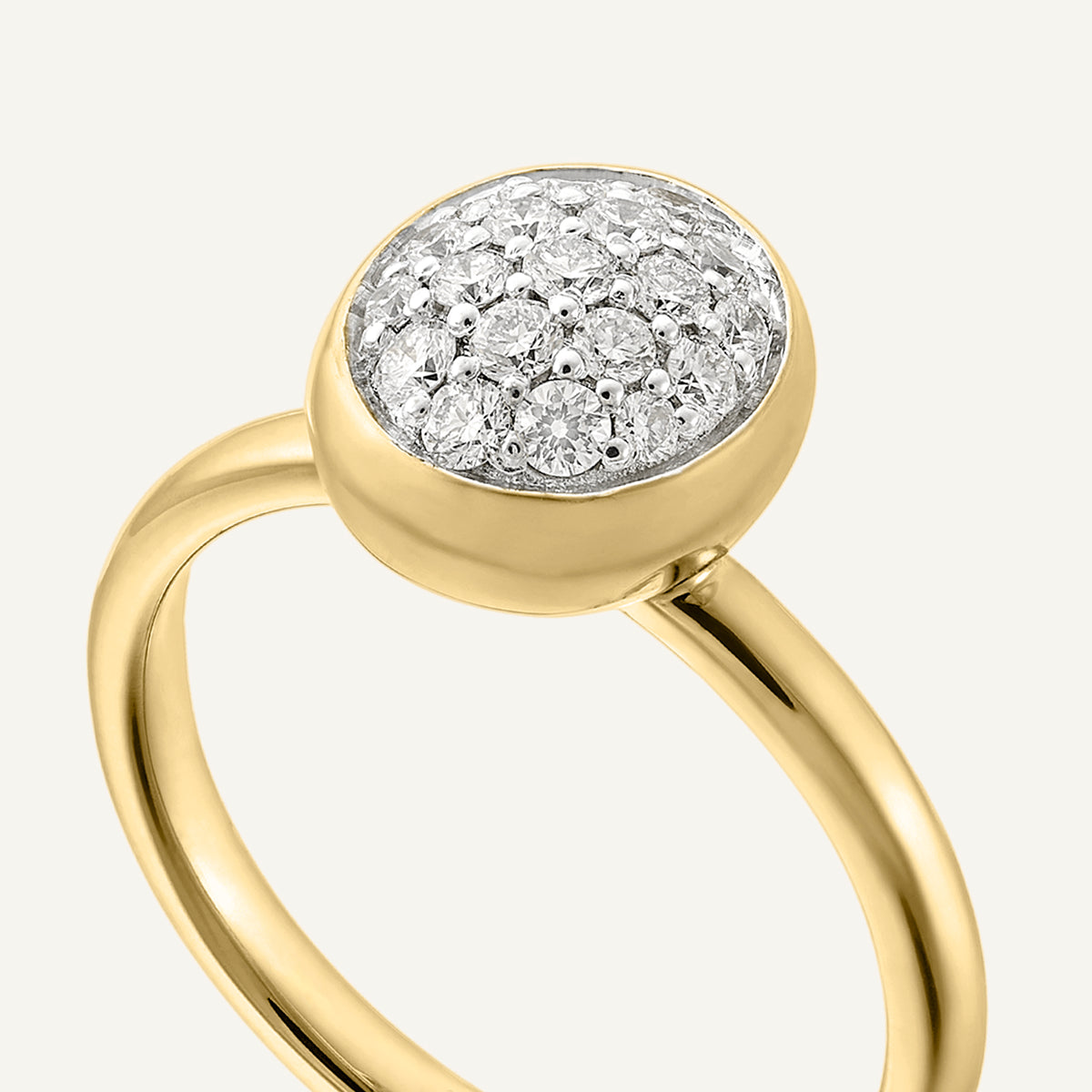Gold ring with diamonds