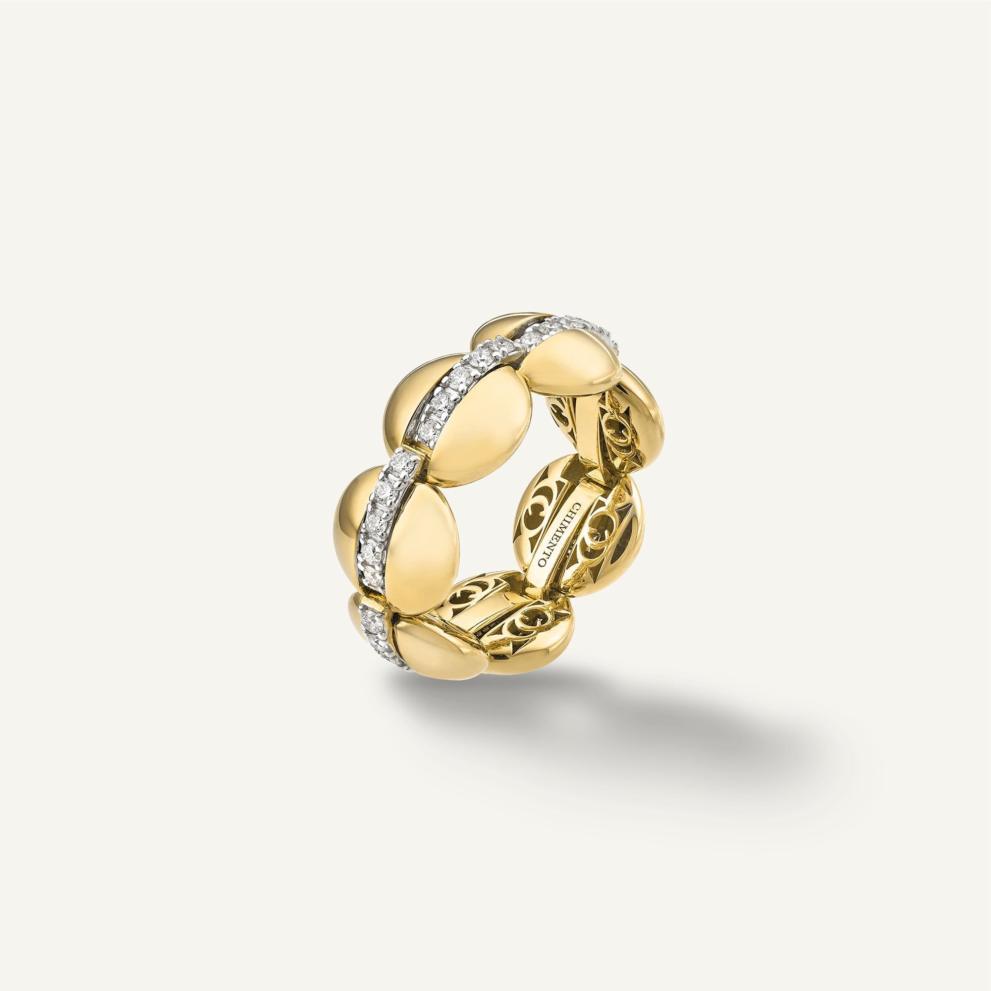 Gold ring with diamonds