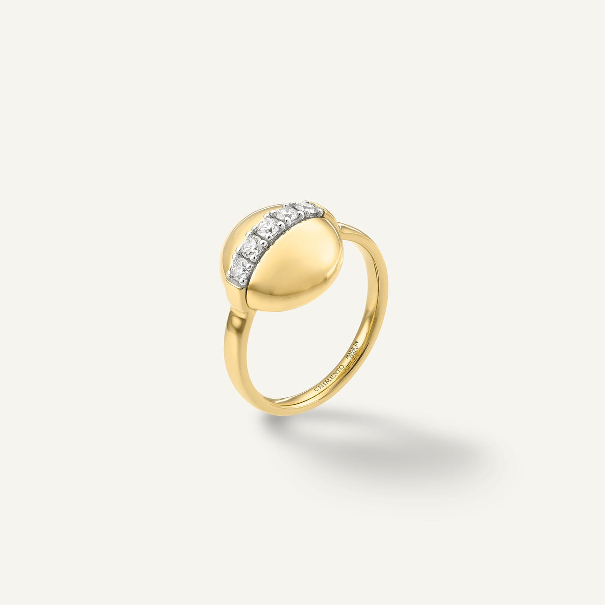 Gold ring with diamonds