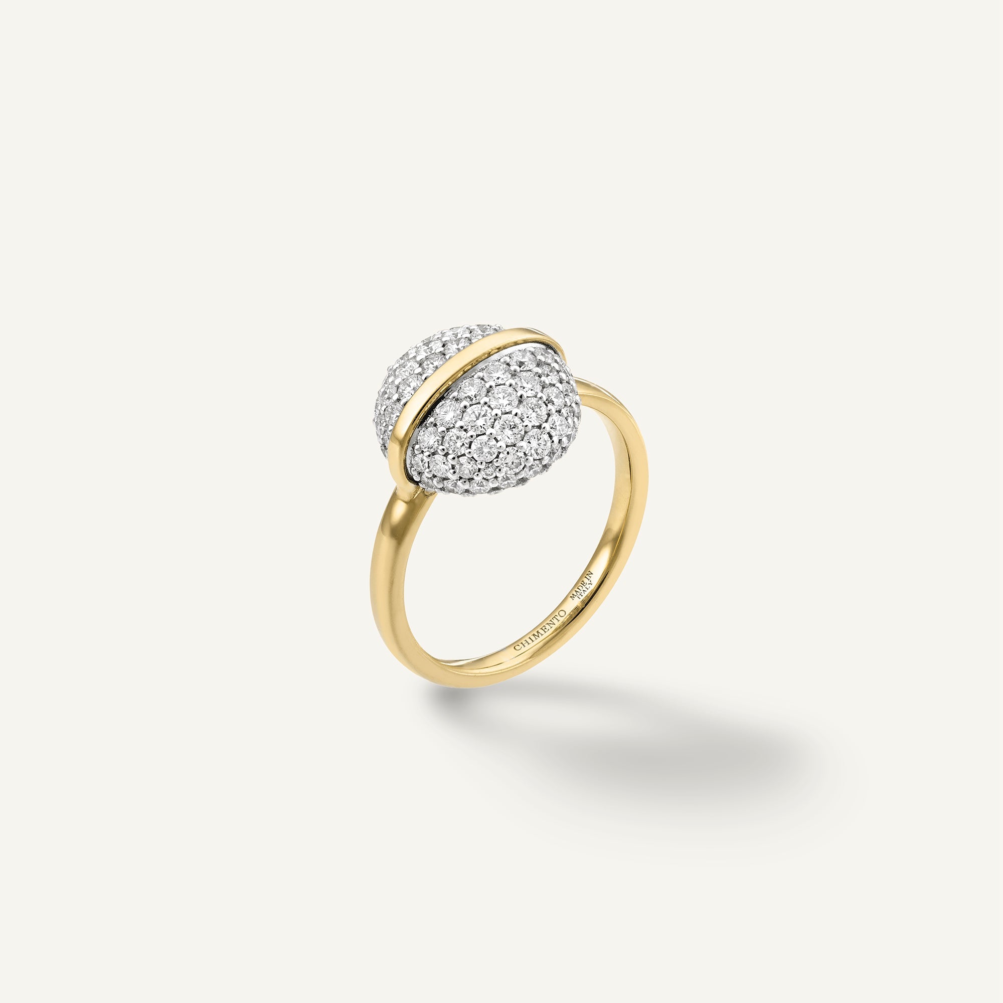 Gold ring with diamonds
