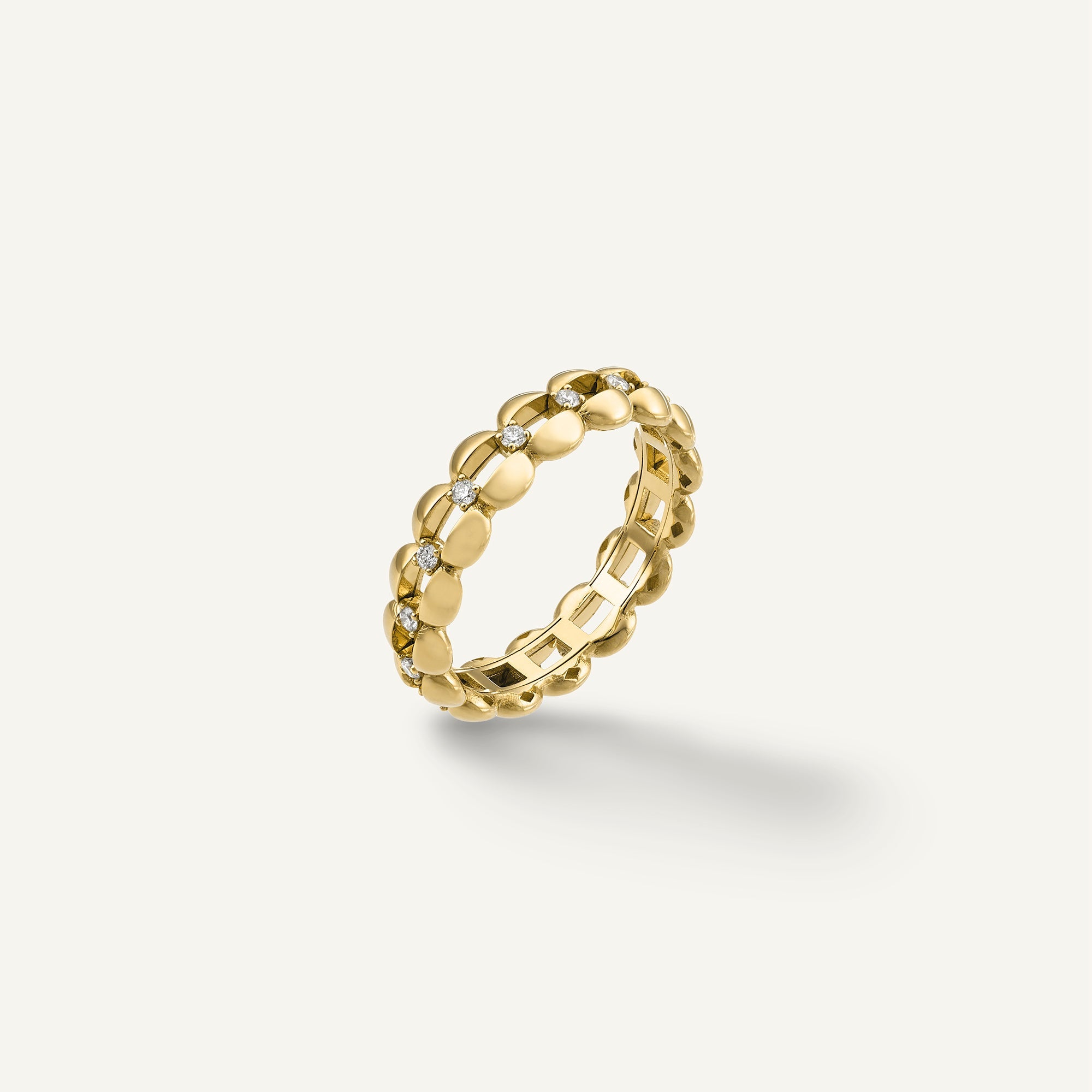 Gold ring with diamonds