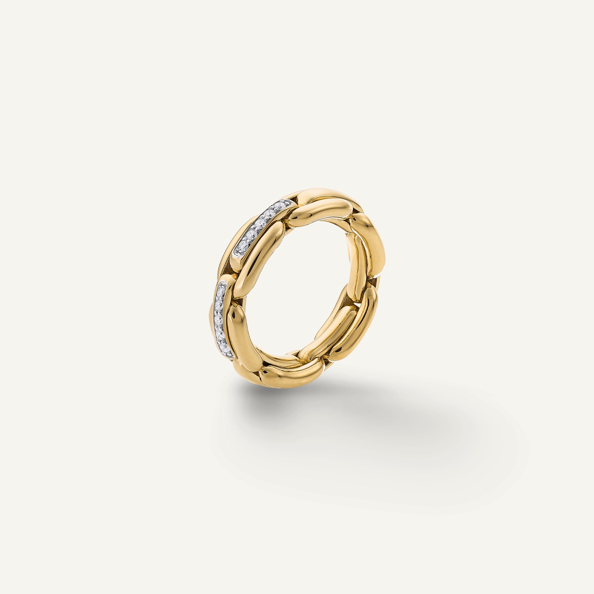 Gold ring with diamonds