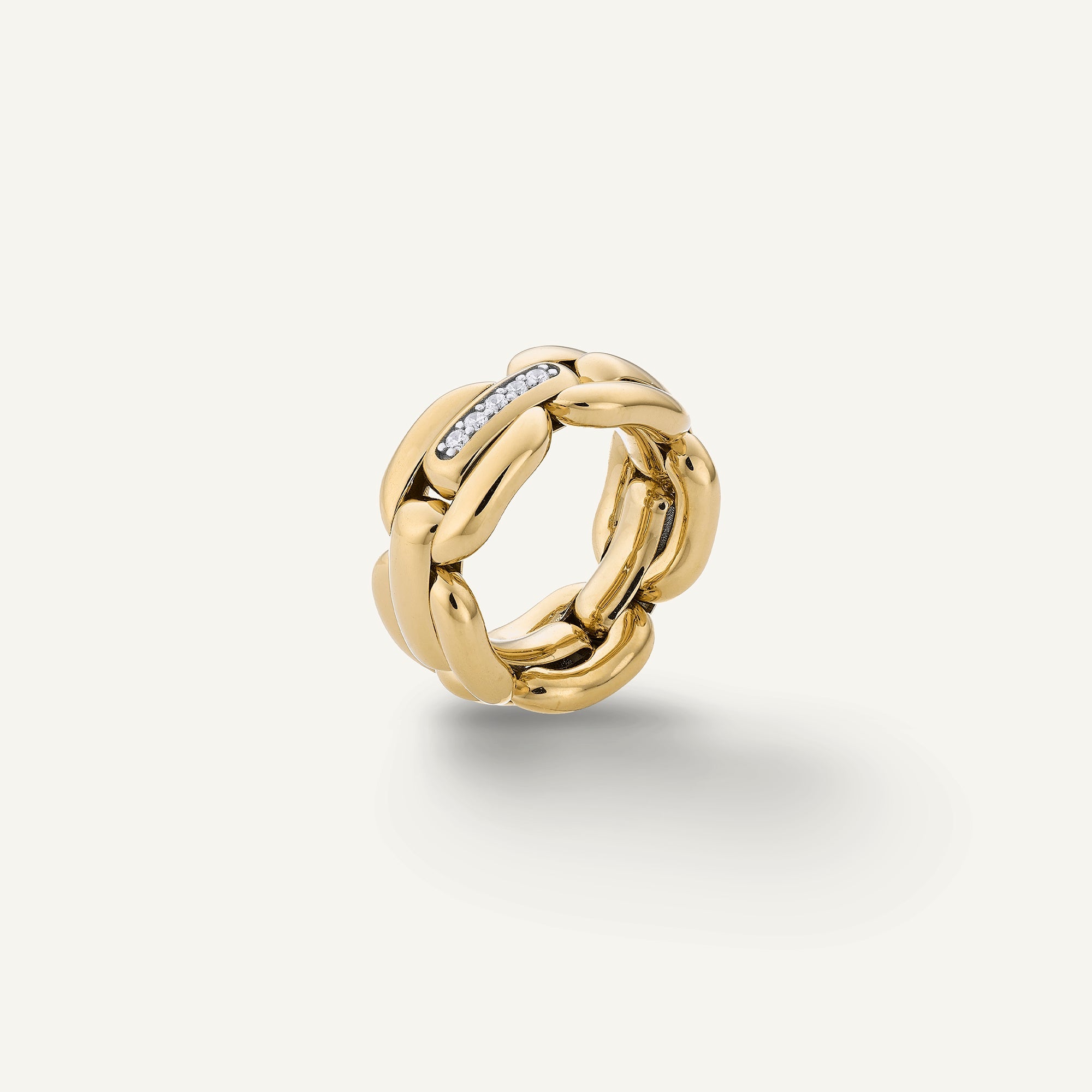 Gold ring with diamonds