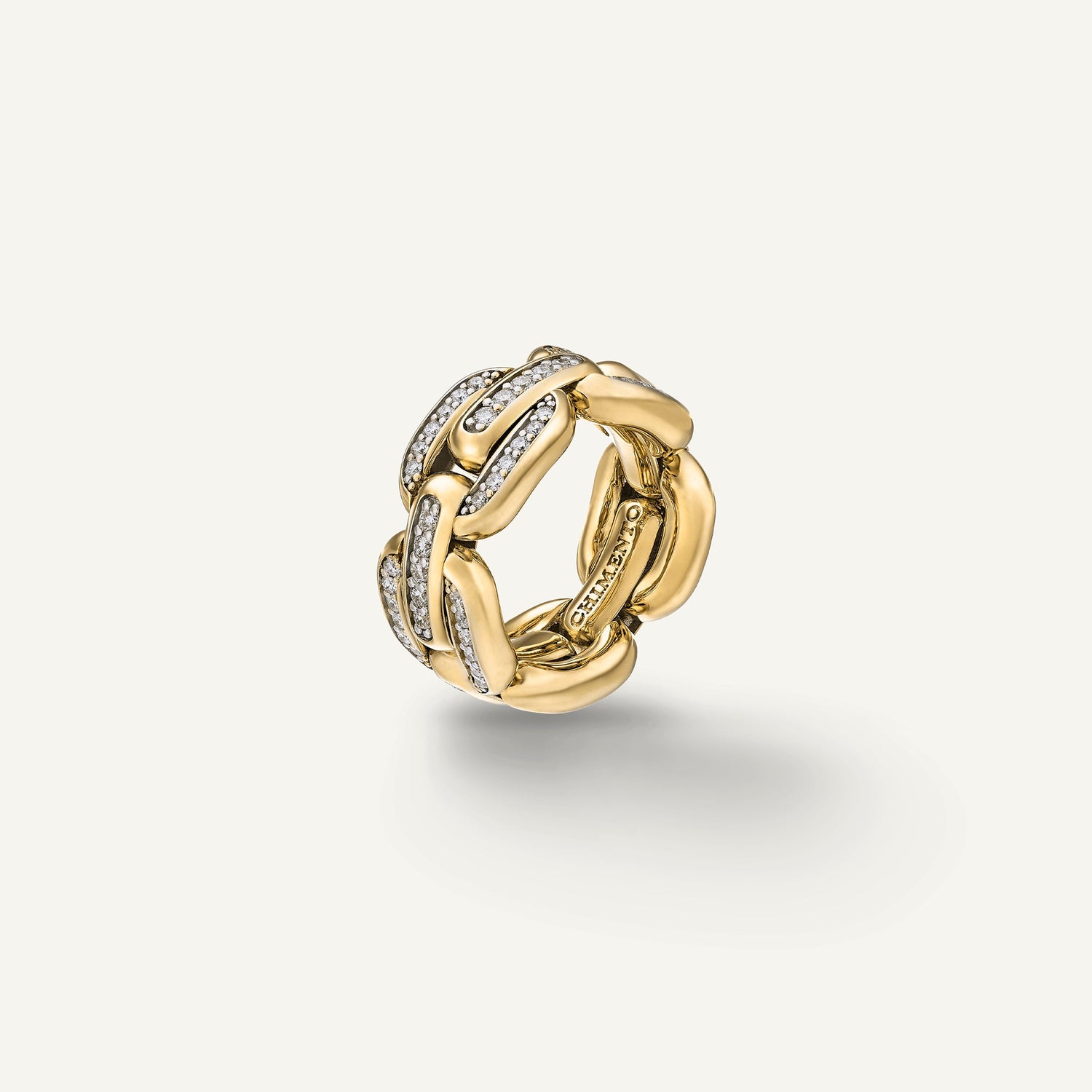 Gold ring with diamonds