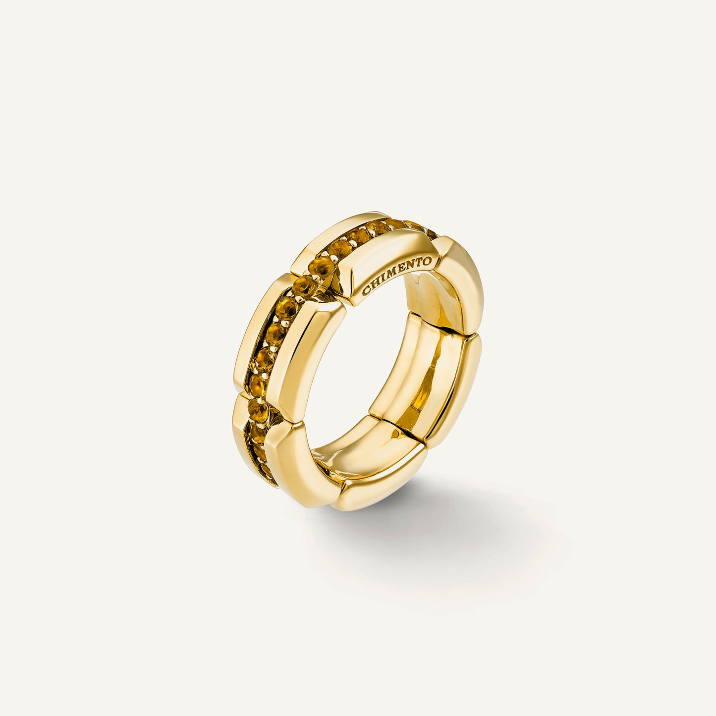 Anello in oro con gemme colorate