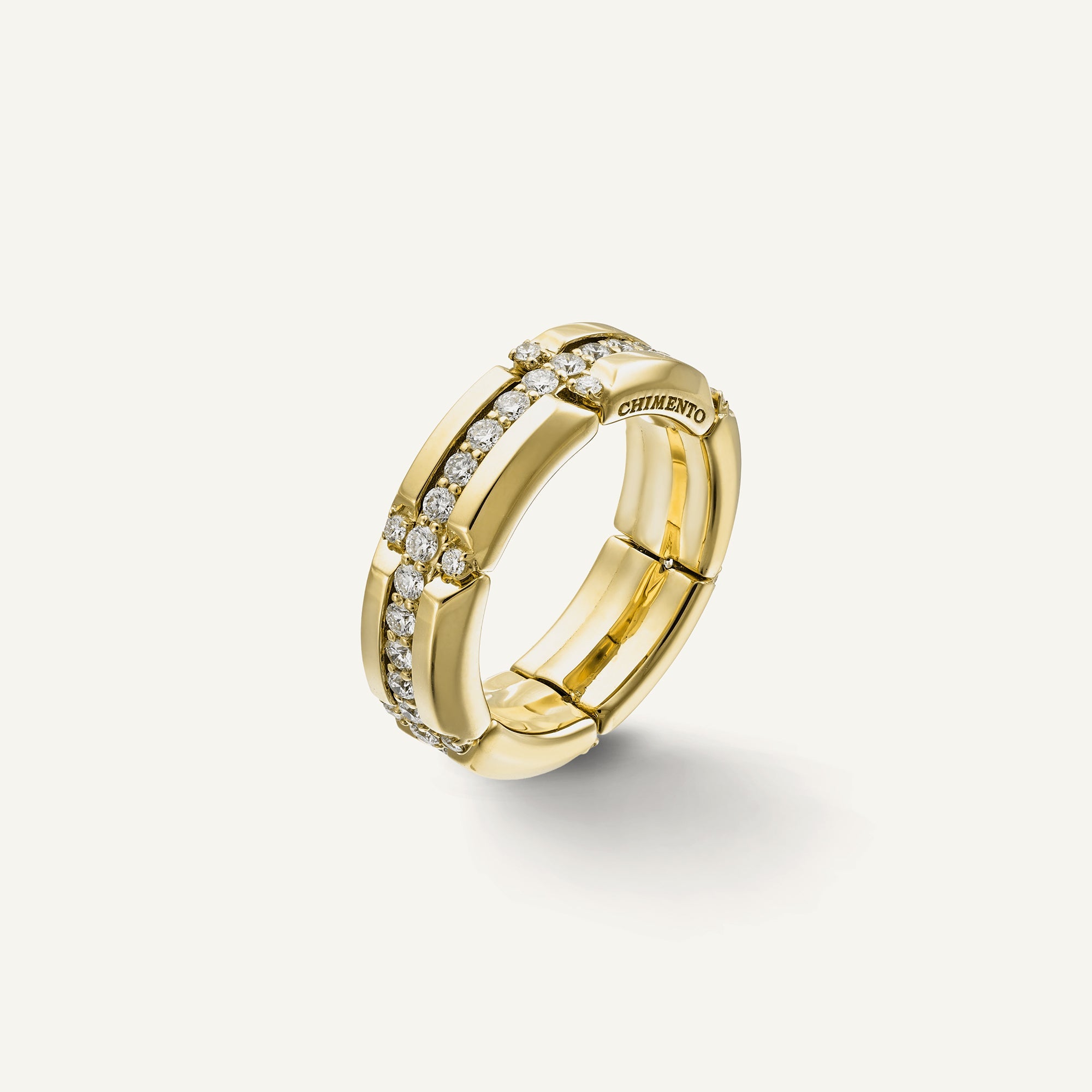 Anello in oro con diamanti e gemme colorate