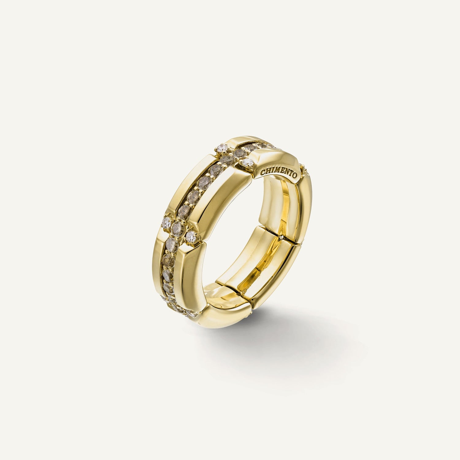 Anello in oro con diamanti e gemme colorate