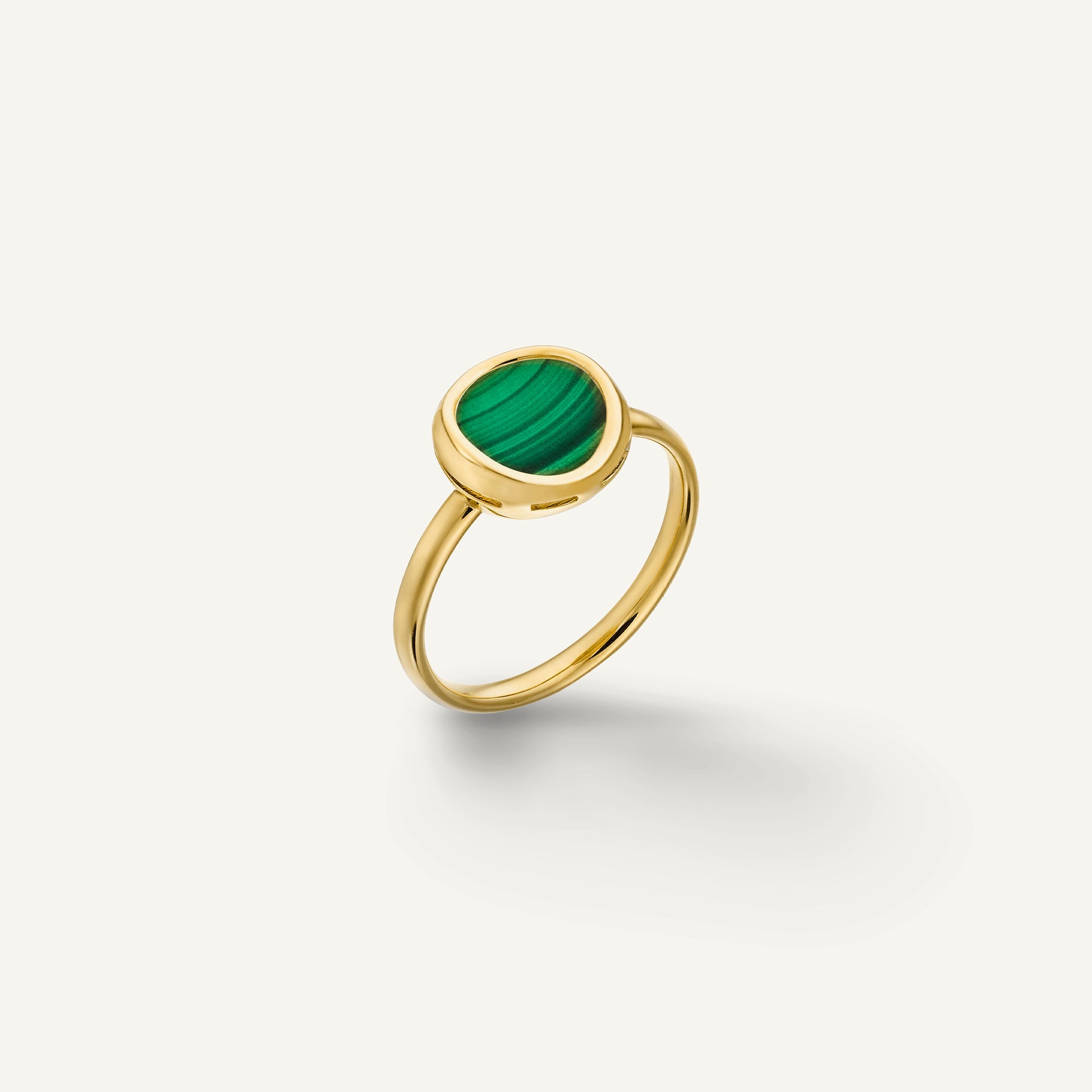 Anello in oro con madreperla