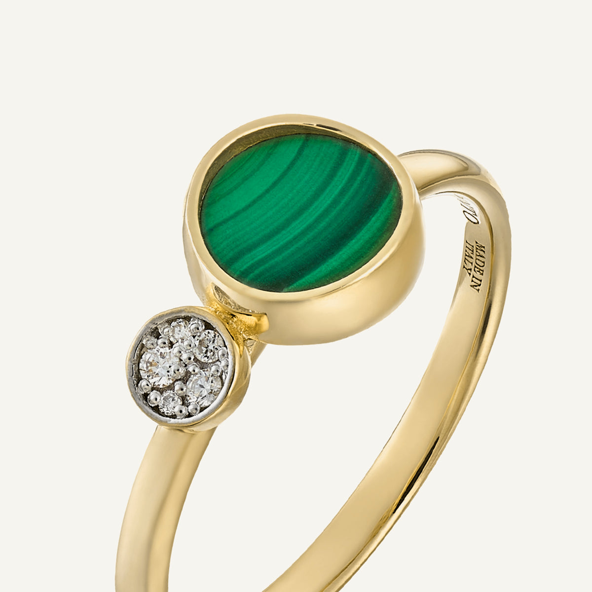 Gold ring with mother of pearl and diamonds