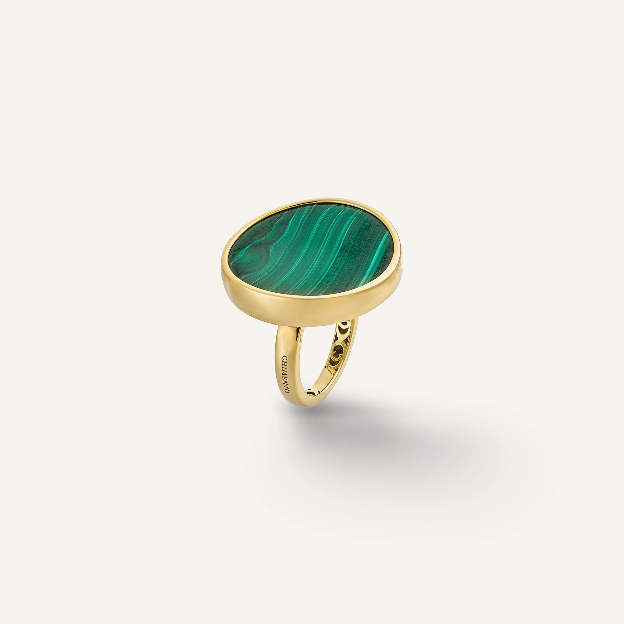 Anello in oro con madreperla