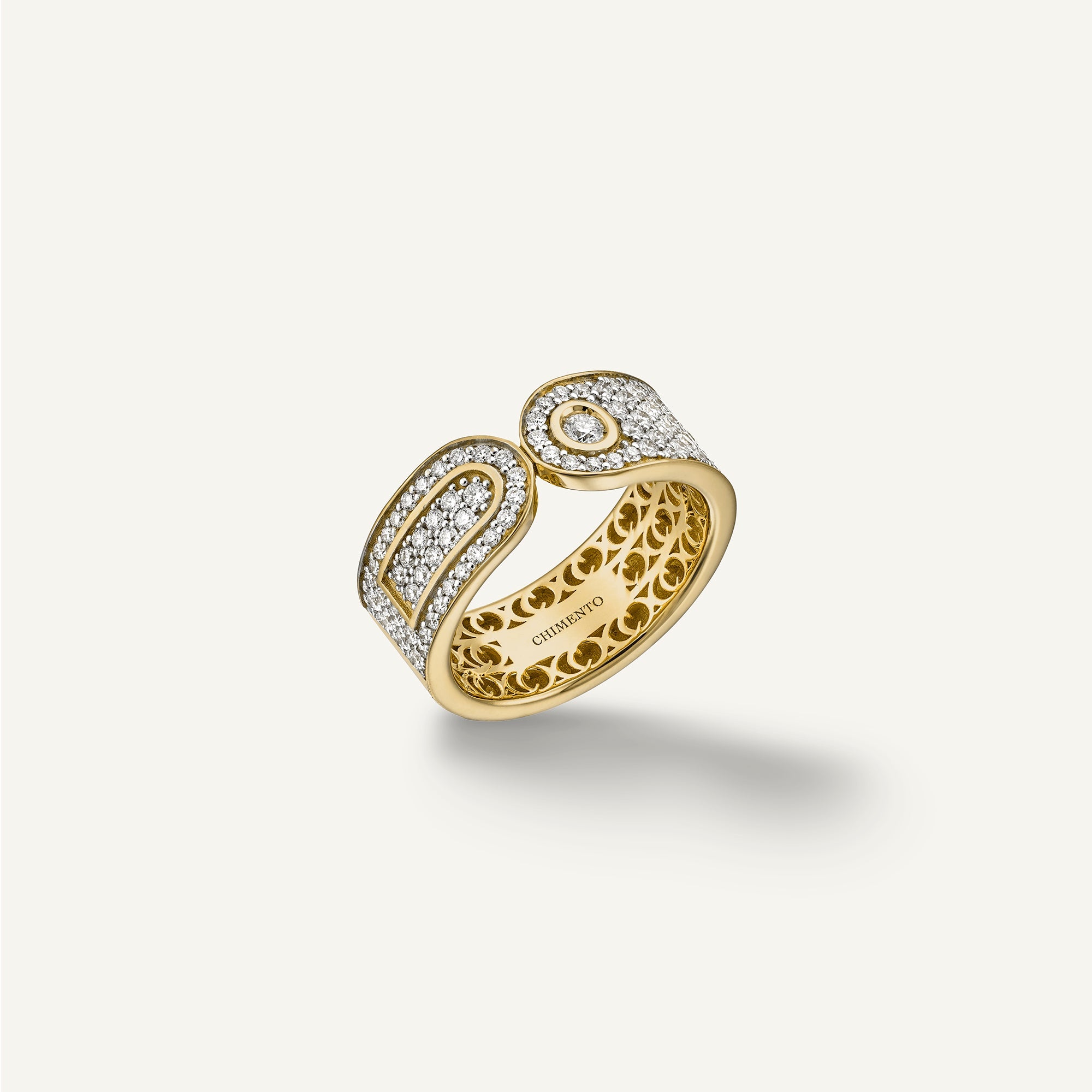 Gold ring with diamonds