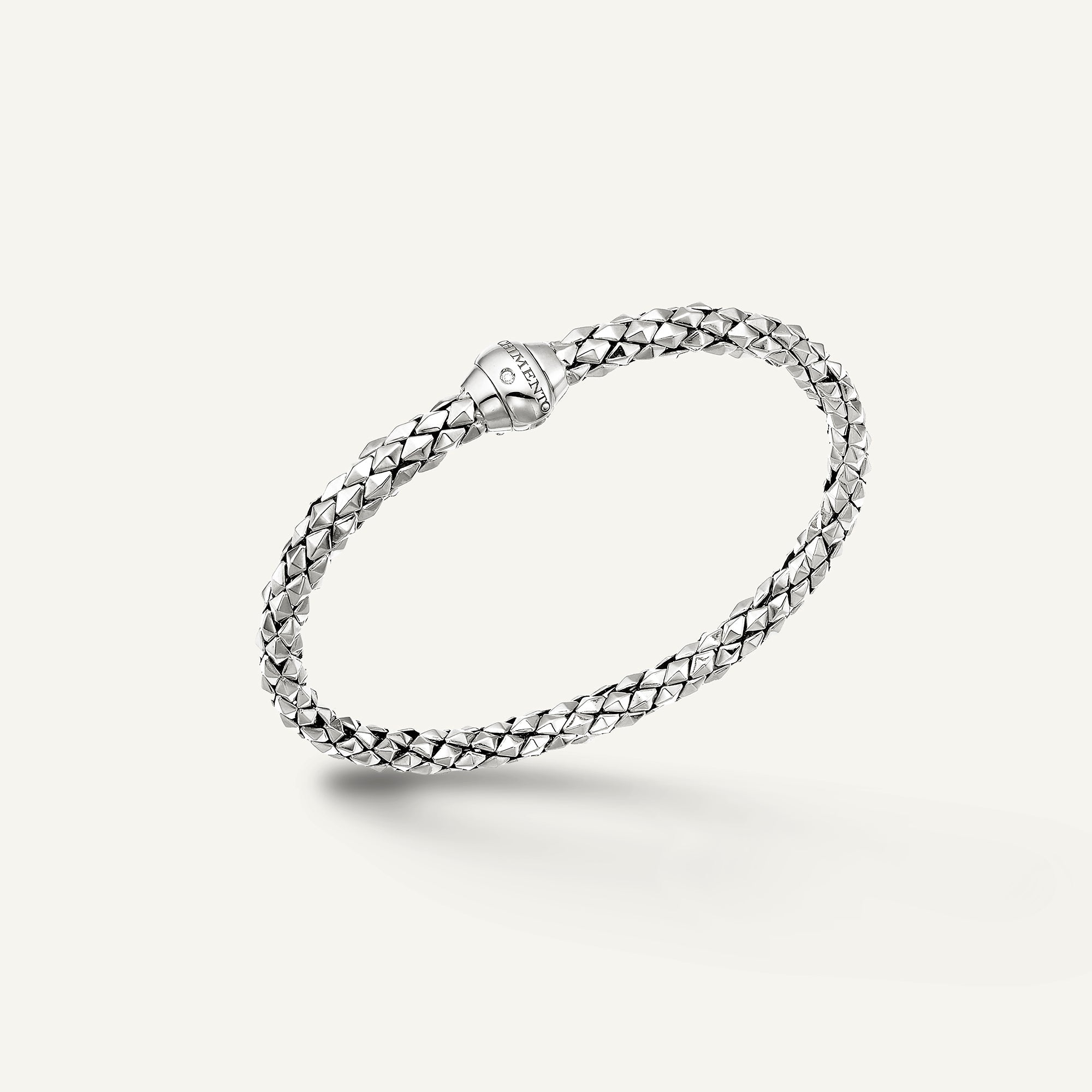 Gold flexible bracelet with diamonds