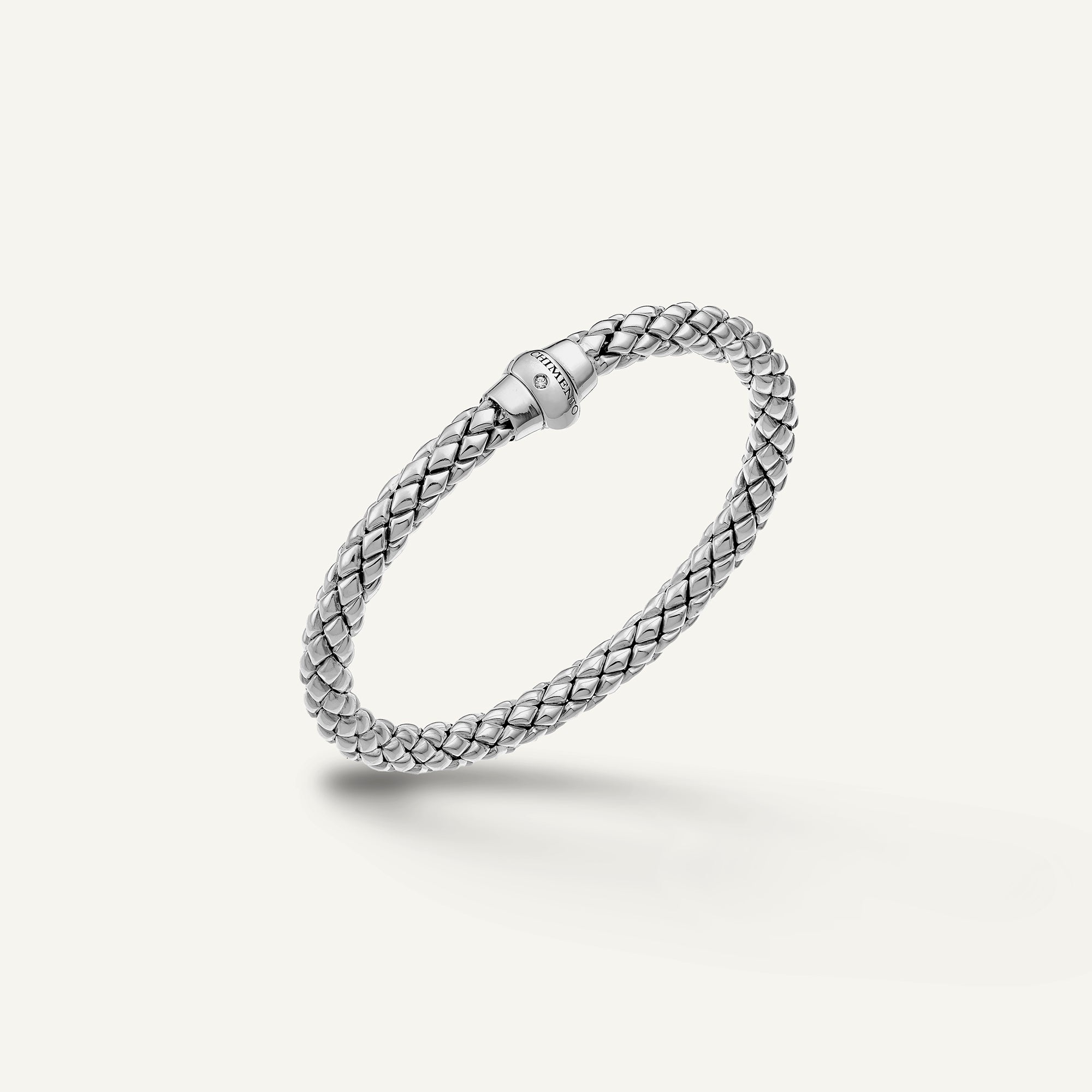 Gold flexible bracelet with diamonds