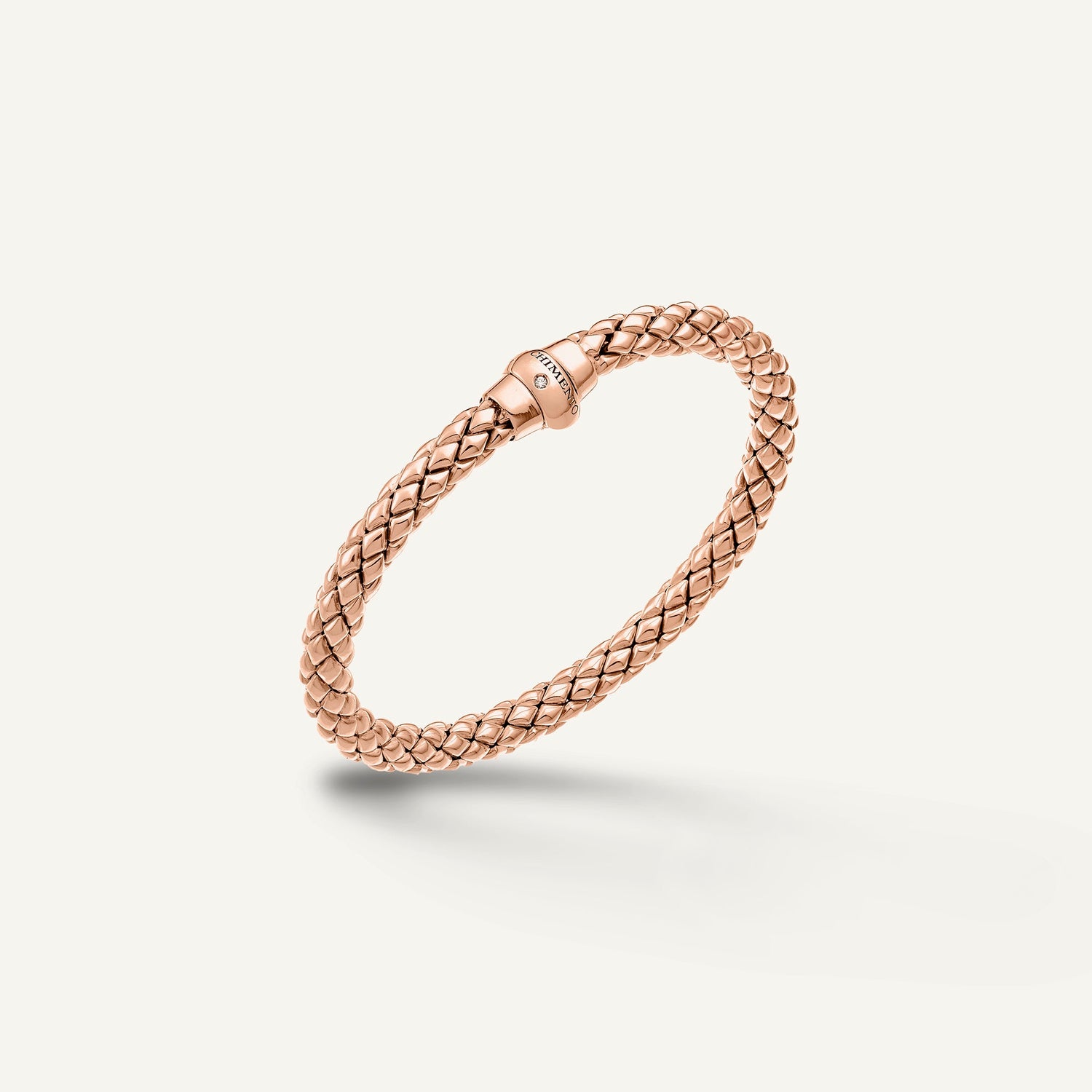 Gold flexible bracelet with diamonds