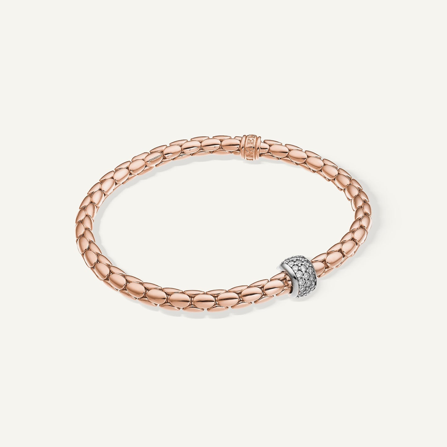 Gold flexible bracelet with diamonds