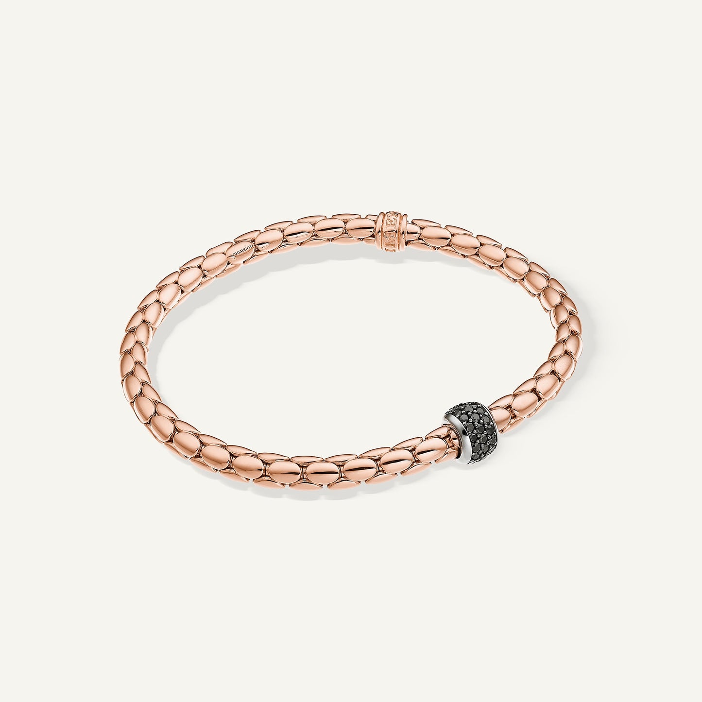 Gold flexible bracelet with diamonds