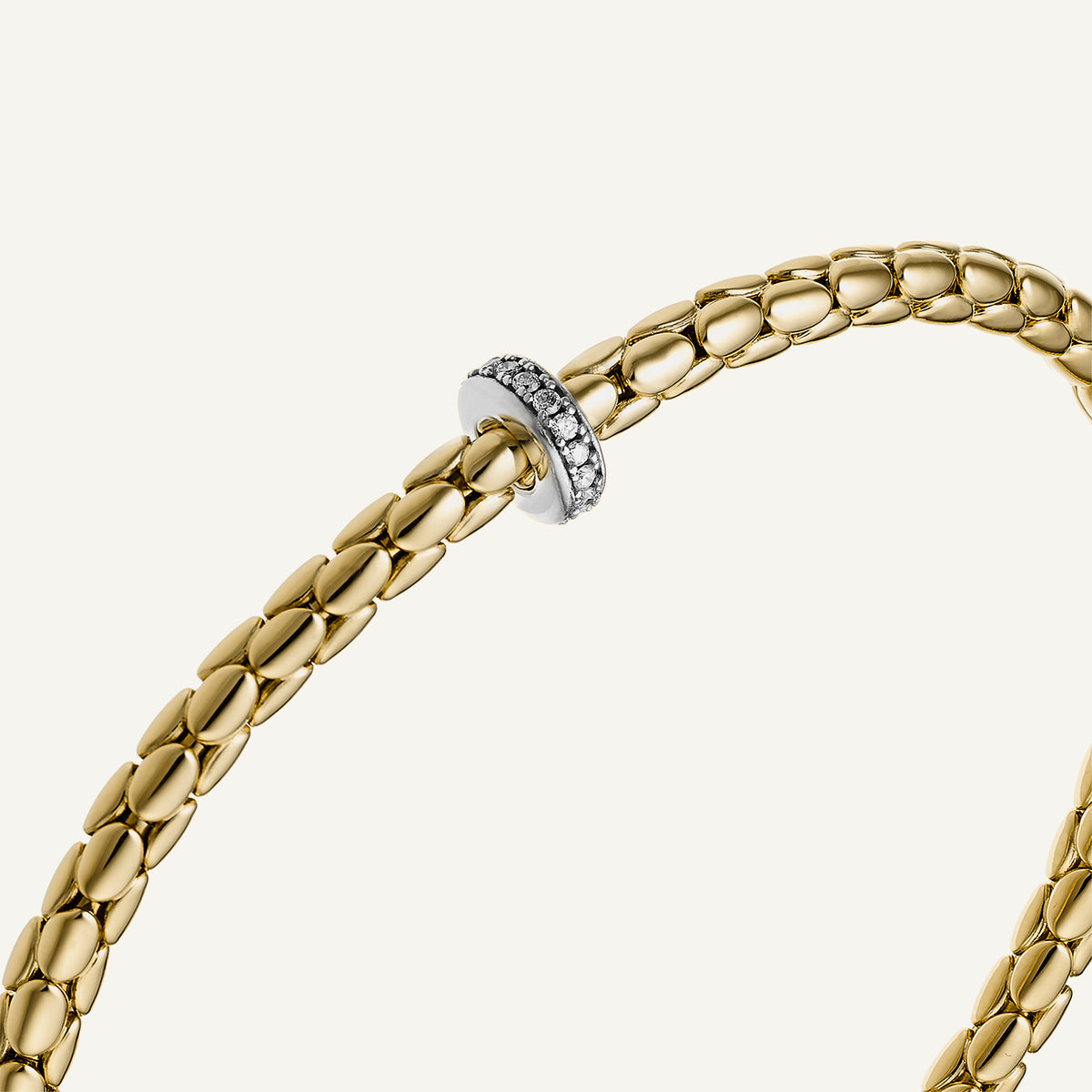 Gold flexible bracelet