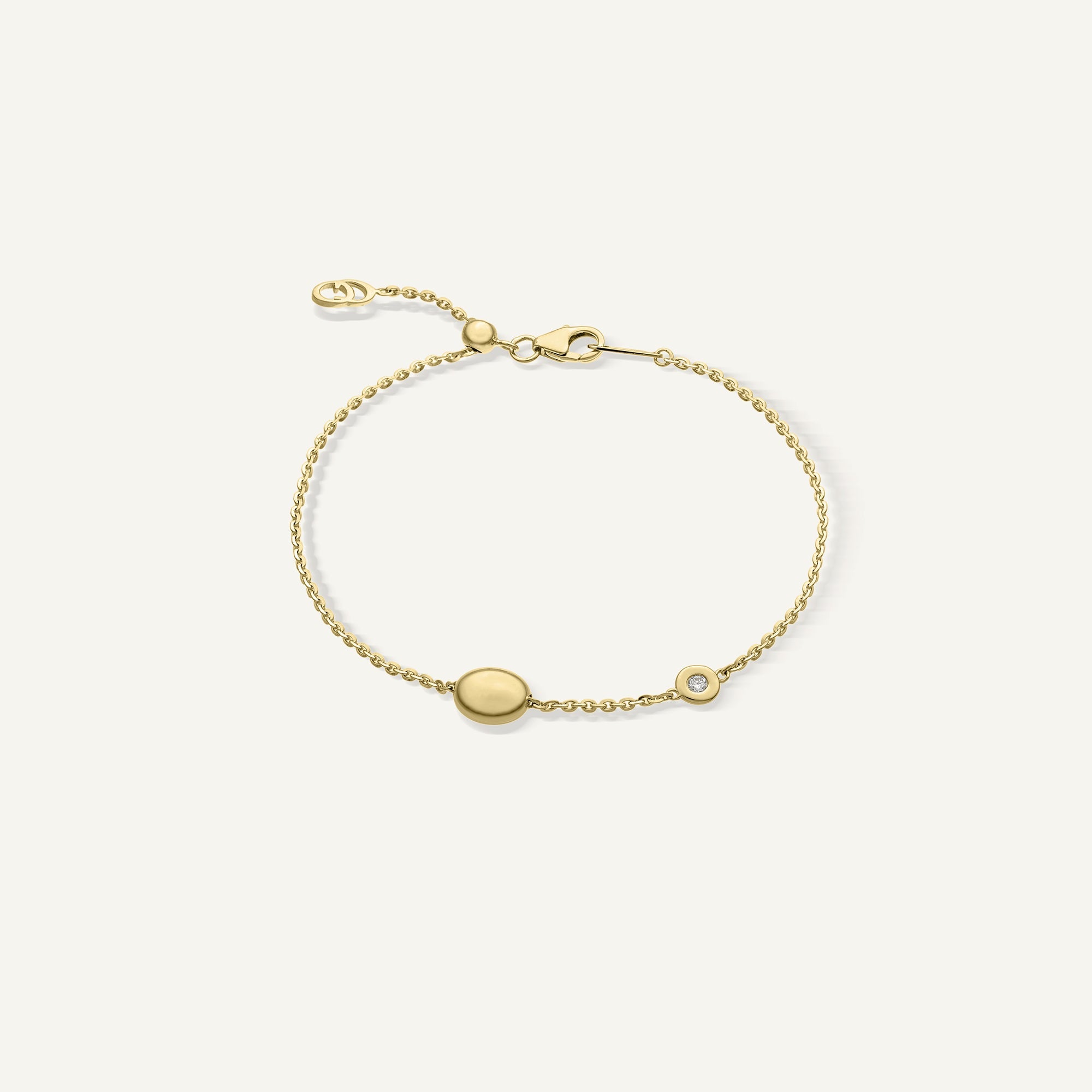 Gold bracelet with diamonds