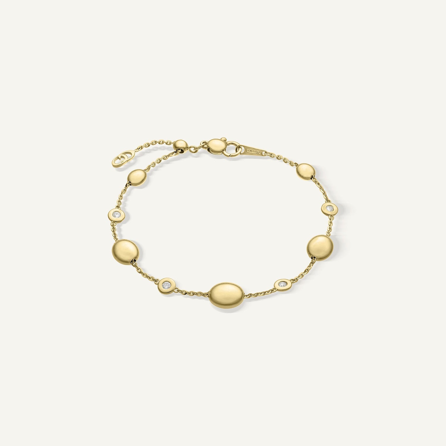 Gold bracelet with diamonds
