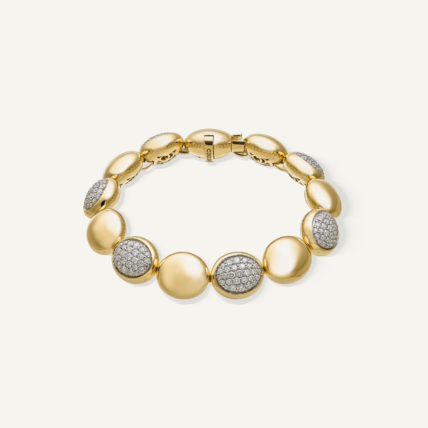 Gold bracelet with diamonds