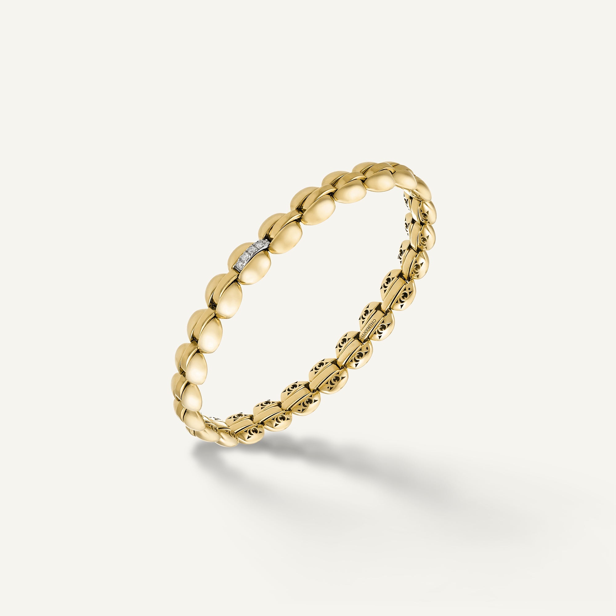 Gold bracelet with diamonds