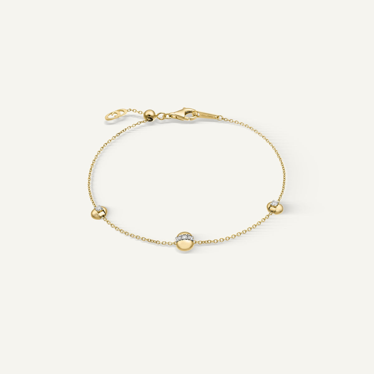 Gold bracelet with diamonds
