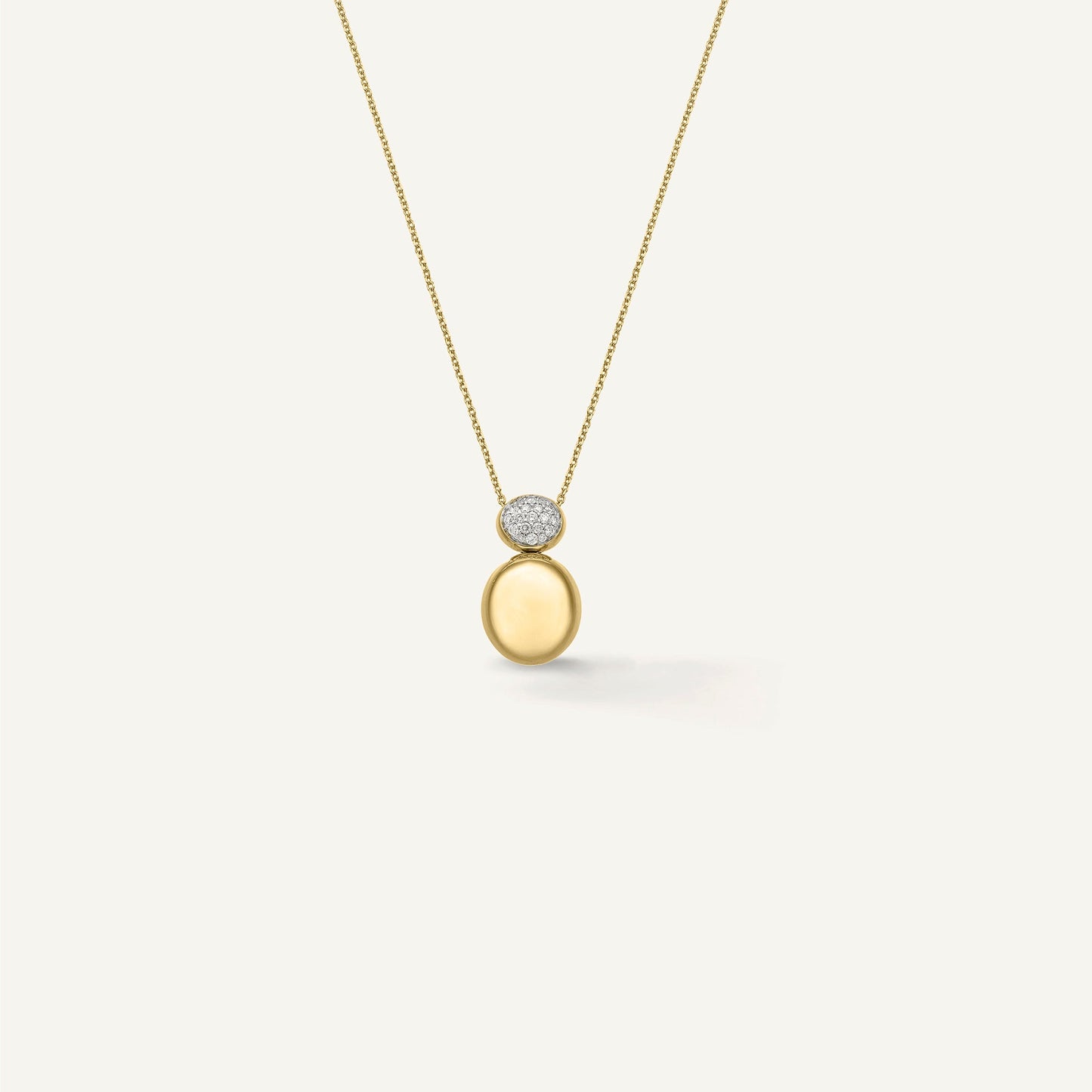 Gold necklace with diamonds