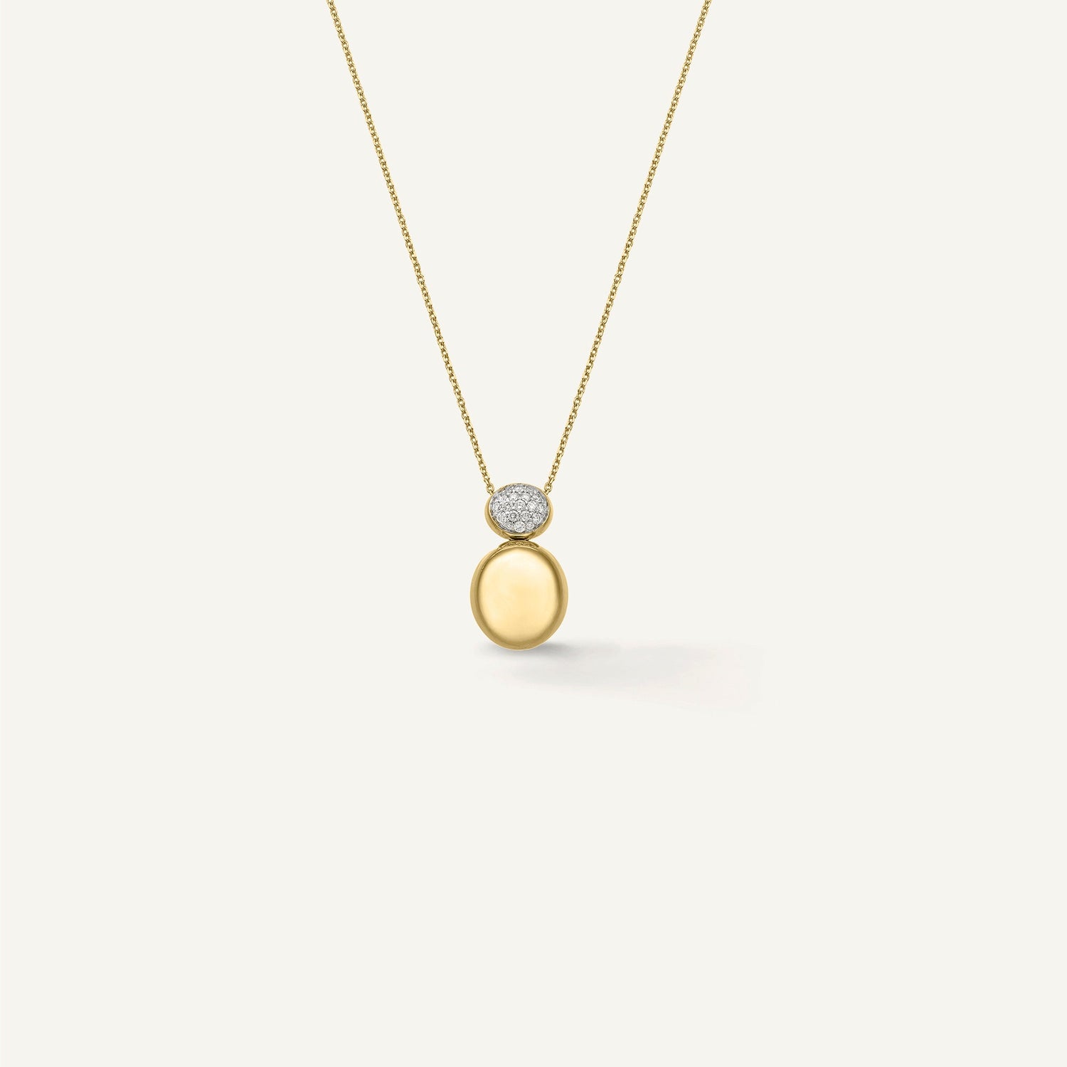 Gold necklace with diamonds