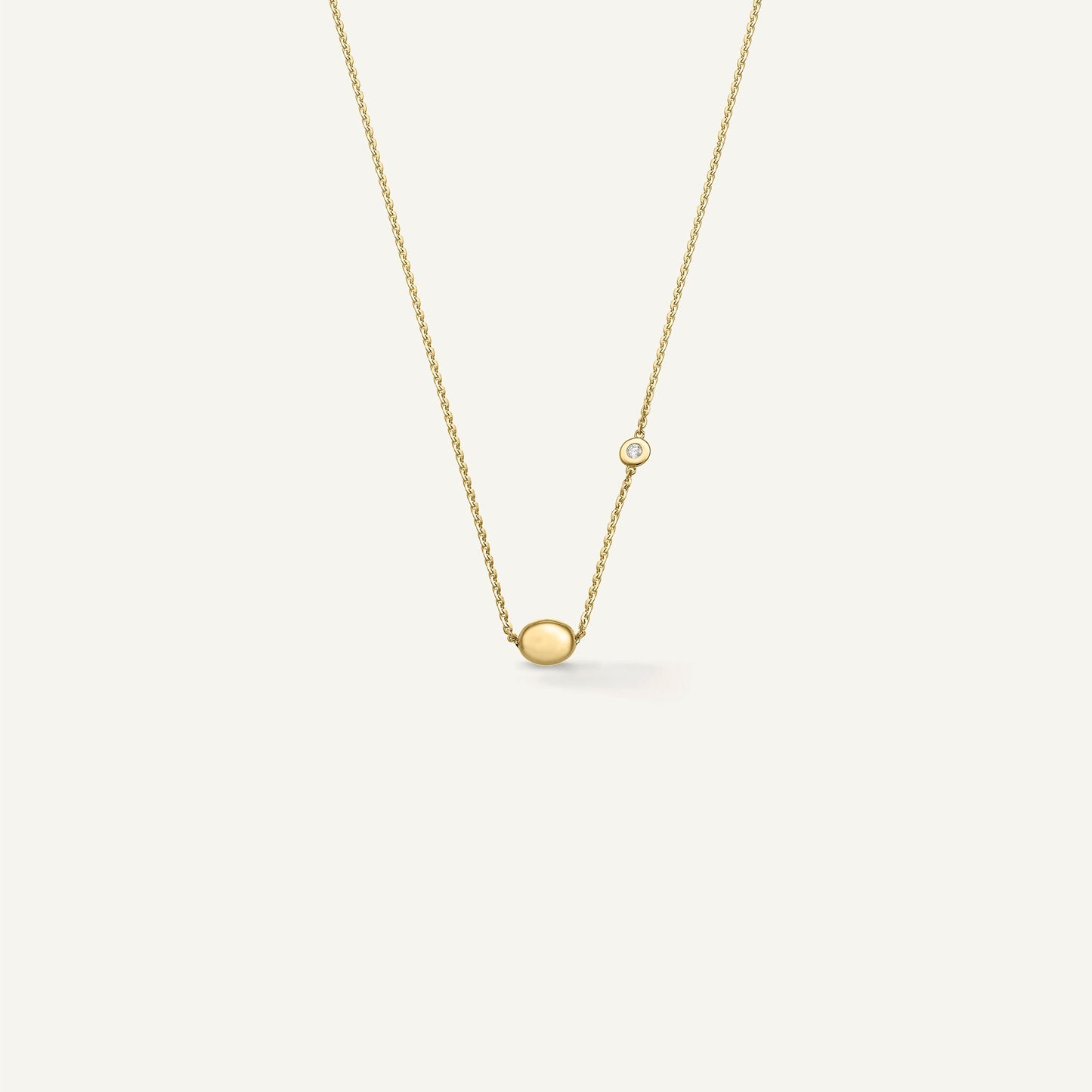 Gold necklace with diamonds