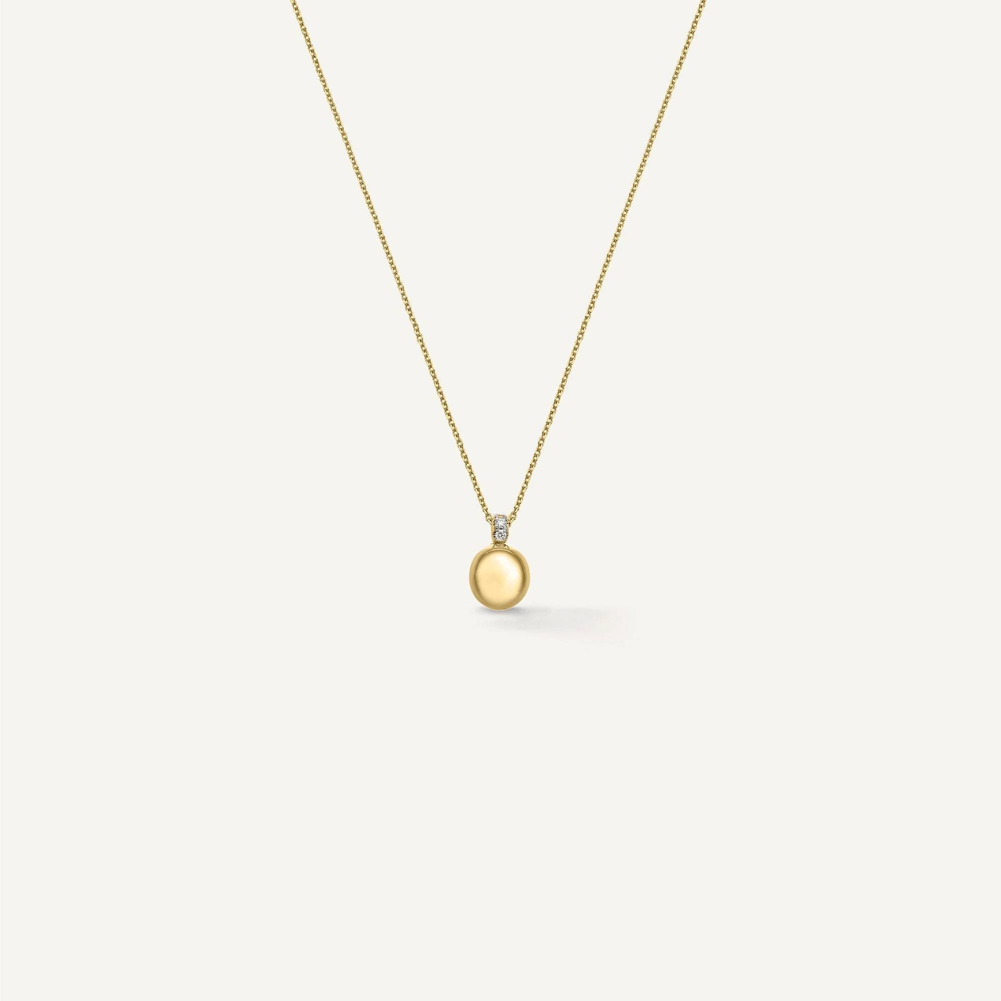 Gold necklace with diamonds