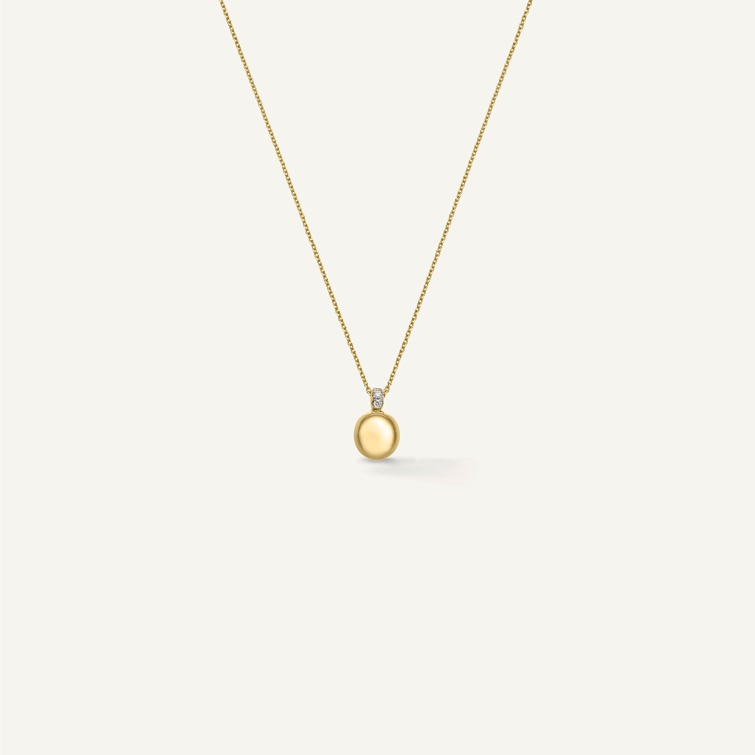 Gold necklace with diamonds