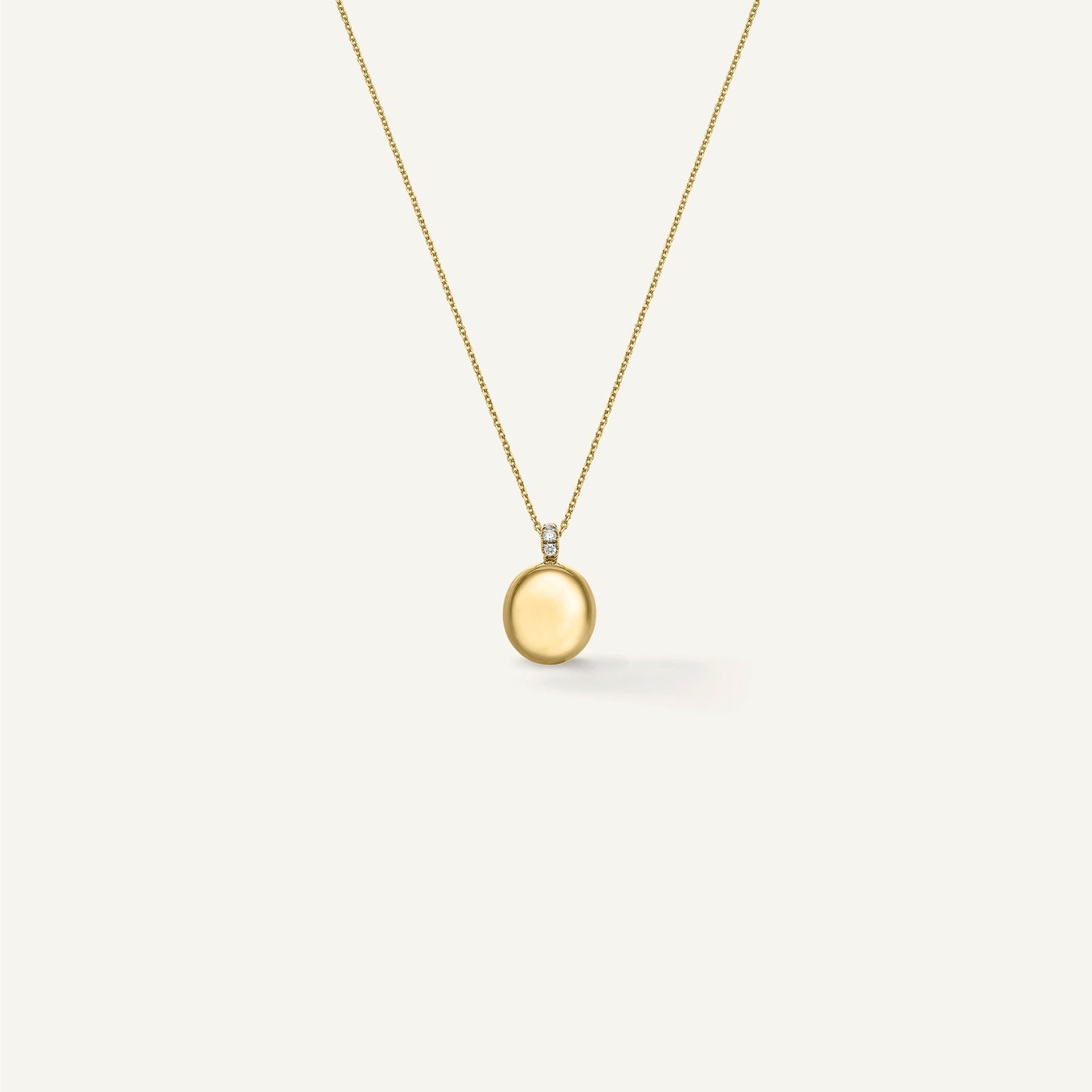 Gold necklace with diamonds