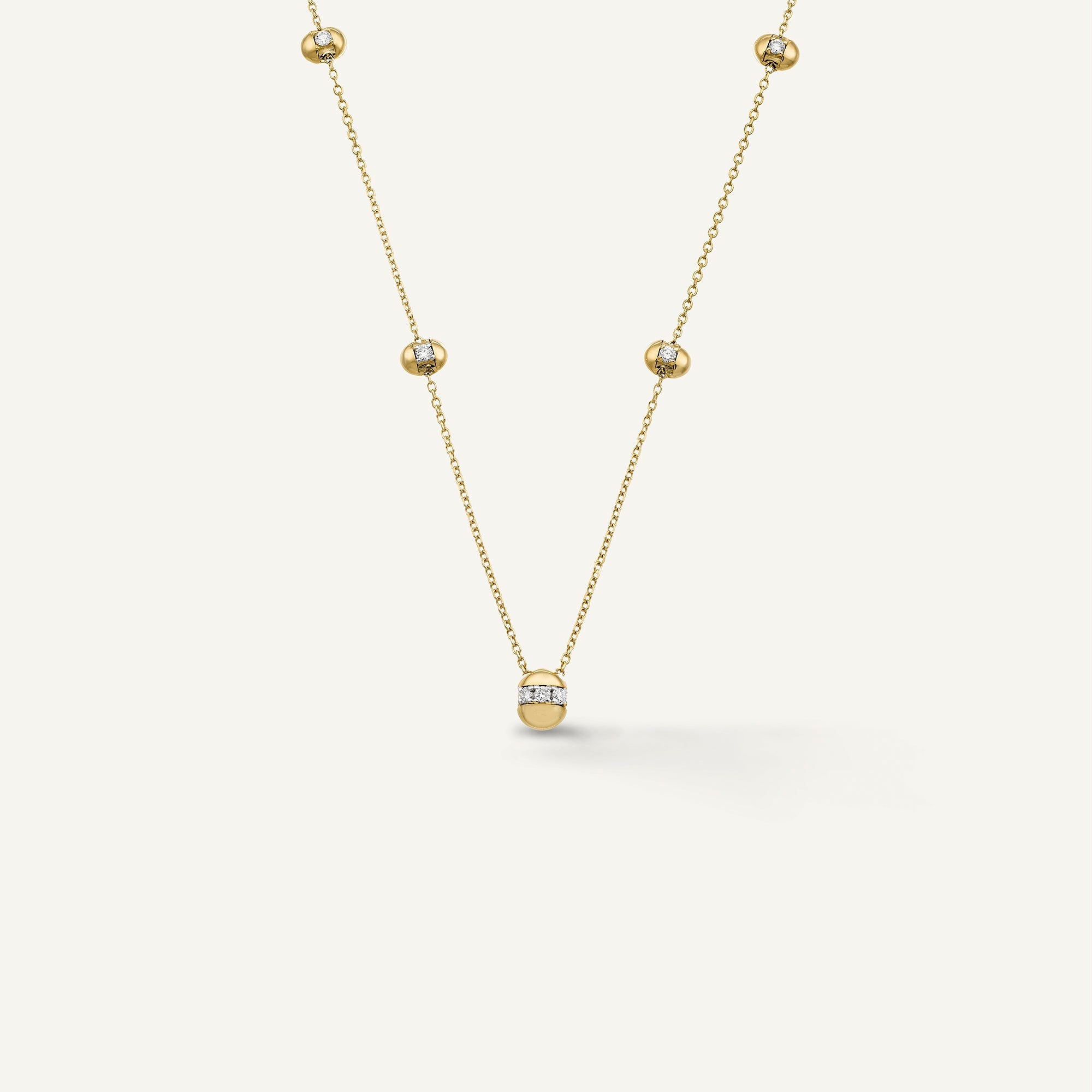 Gold necklace with diamonds
