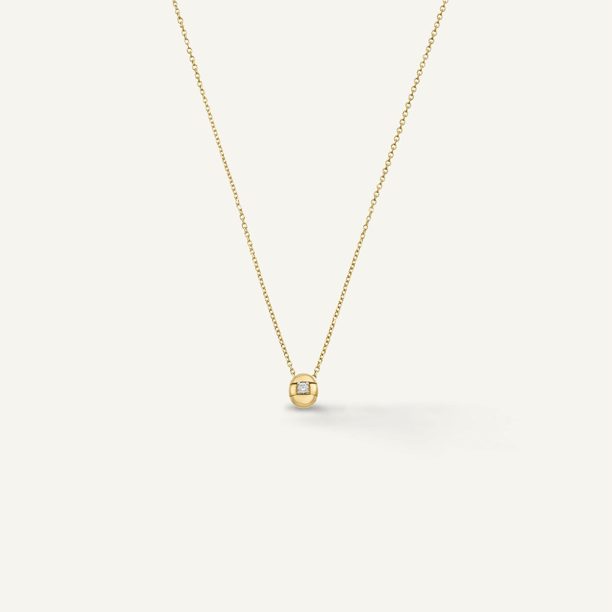 Gold necklace with diamonds