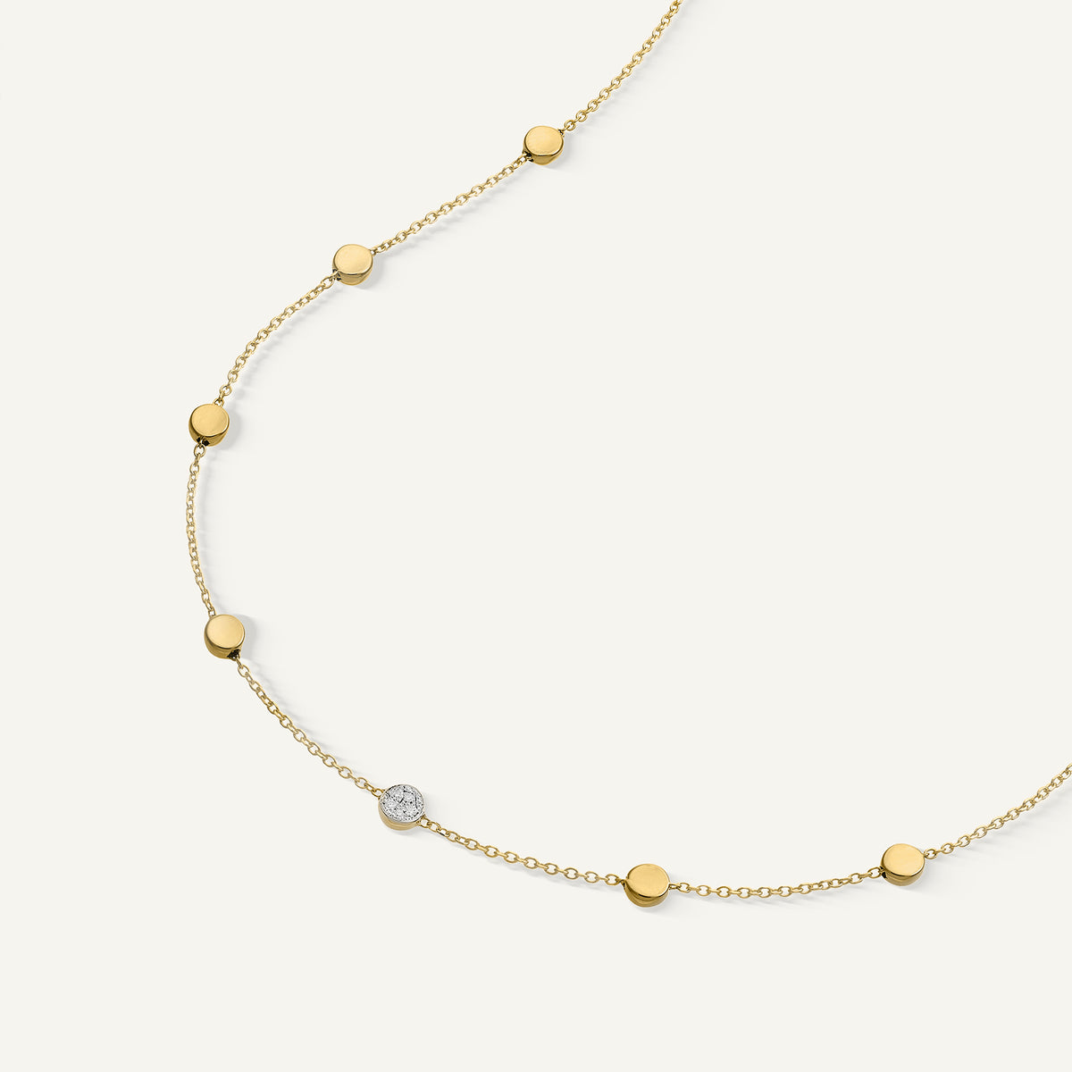 Gold necklace with diamonds