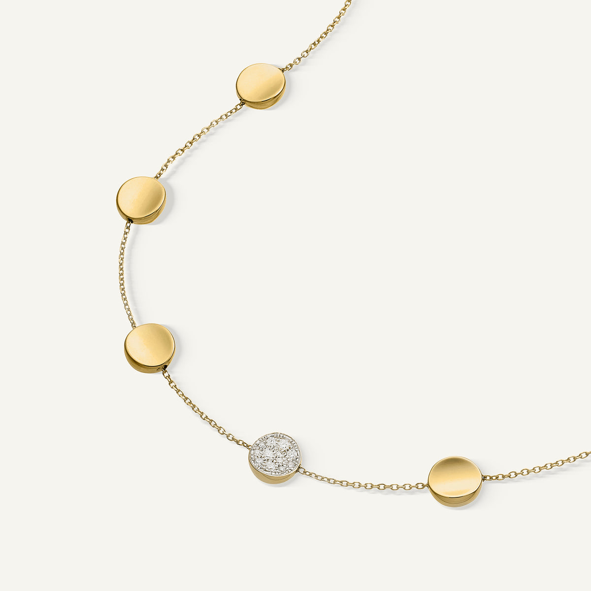 Gold necklace with diamonds