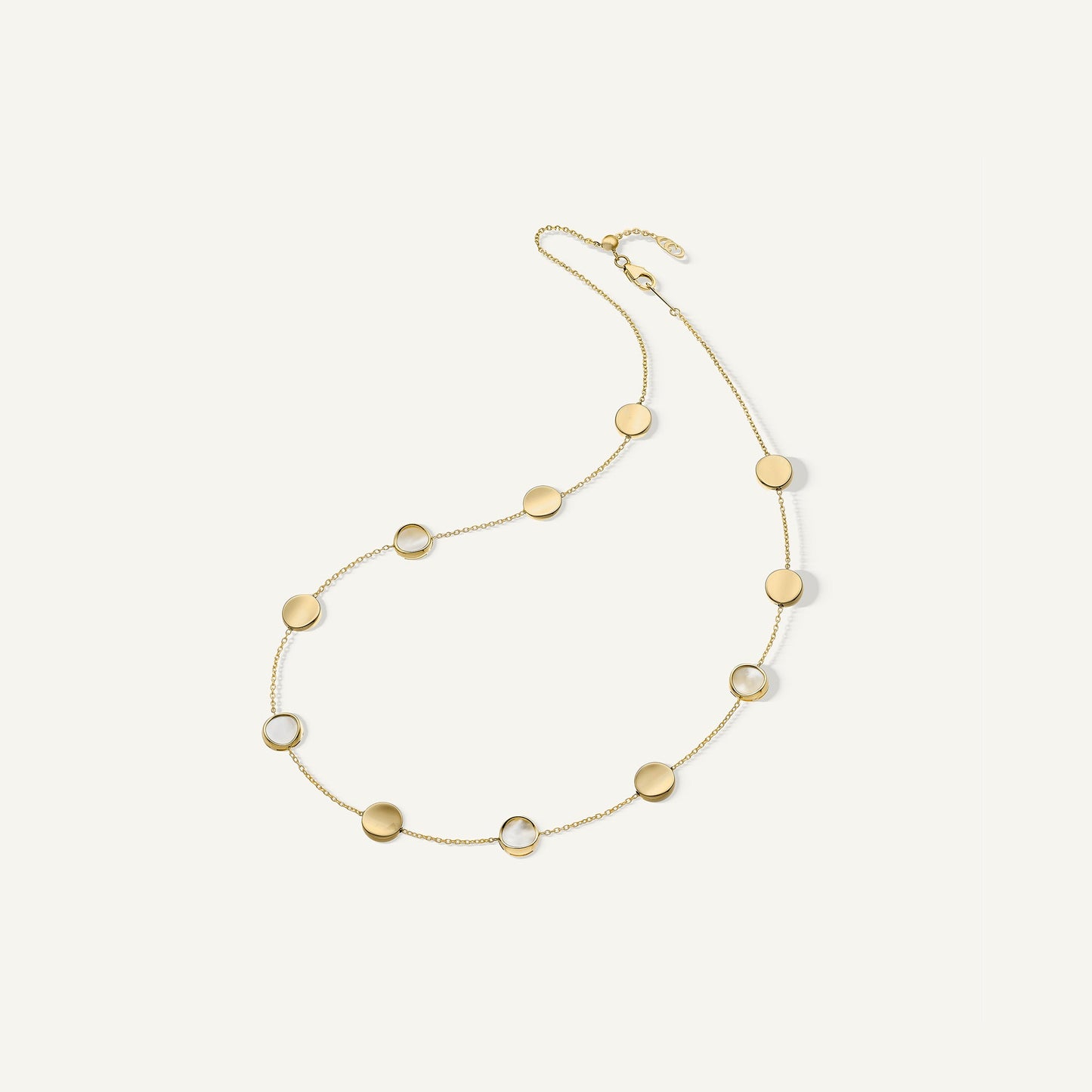 Collana in oro con madreperla