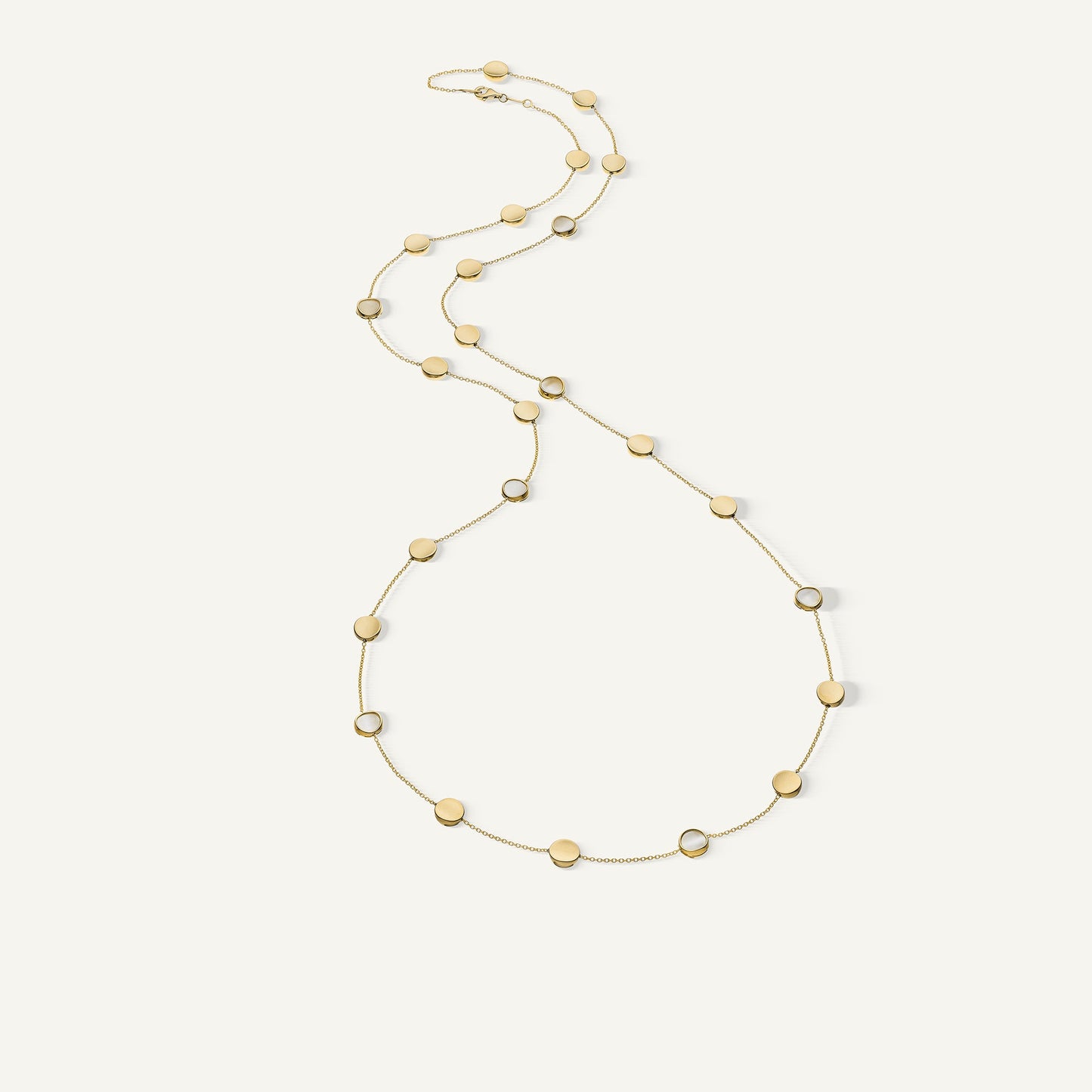 Collana in oro con madreperla