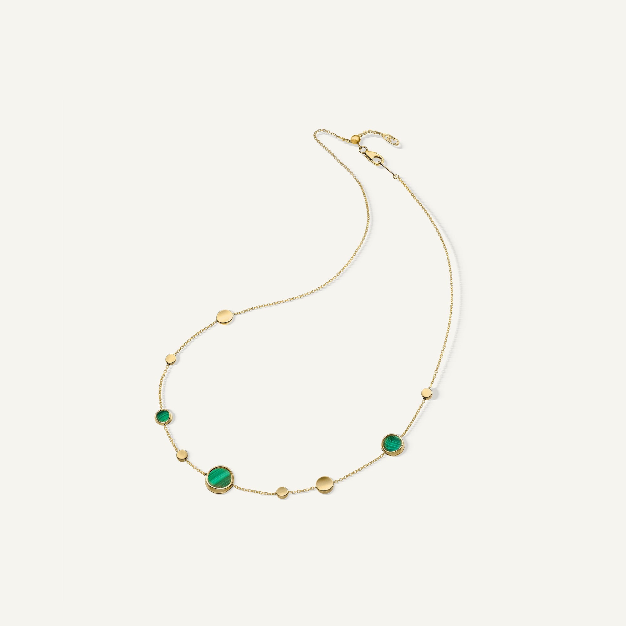 Collana in oro con madreperla