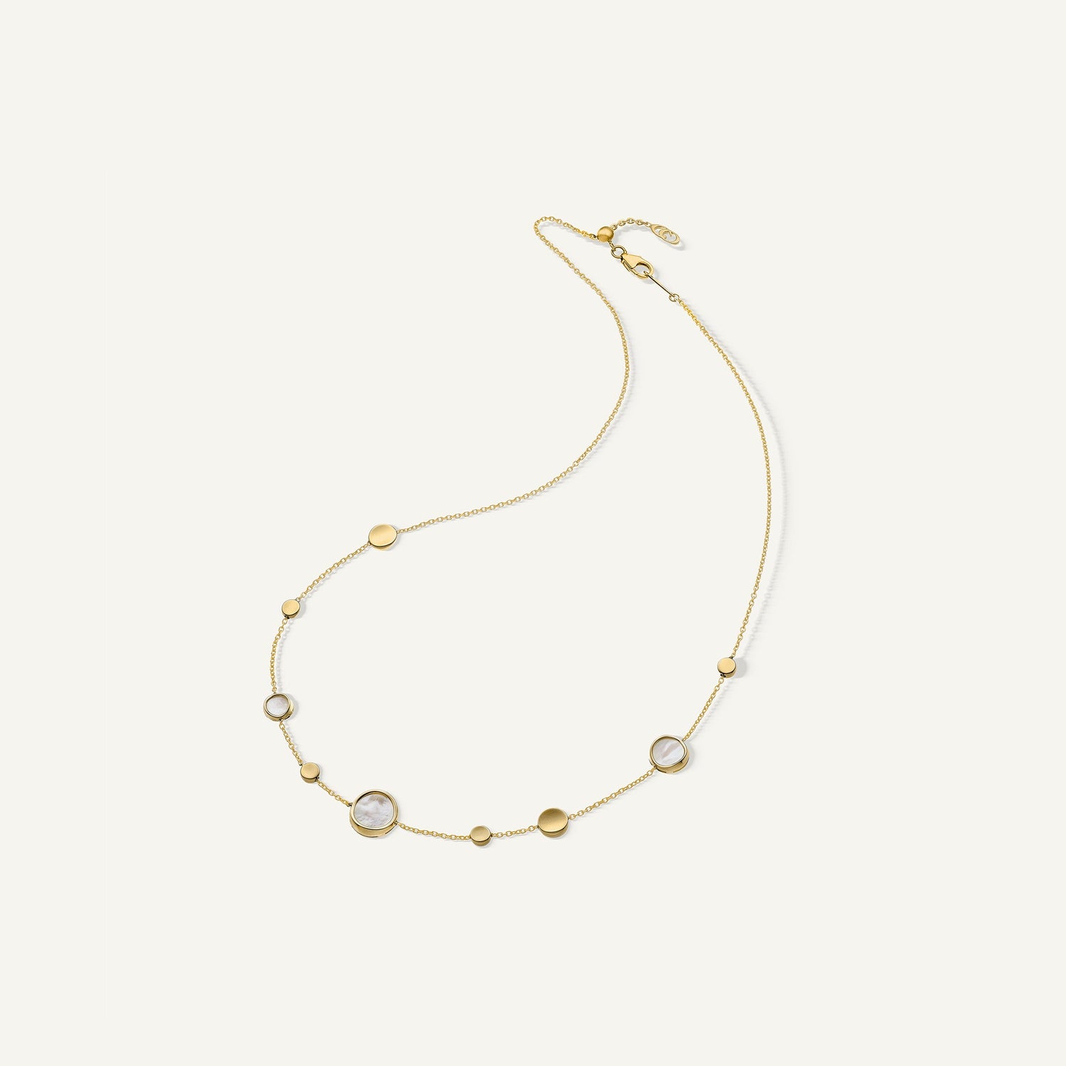 Collana in oro con madreperla