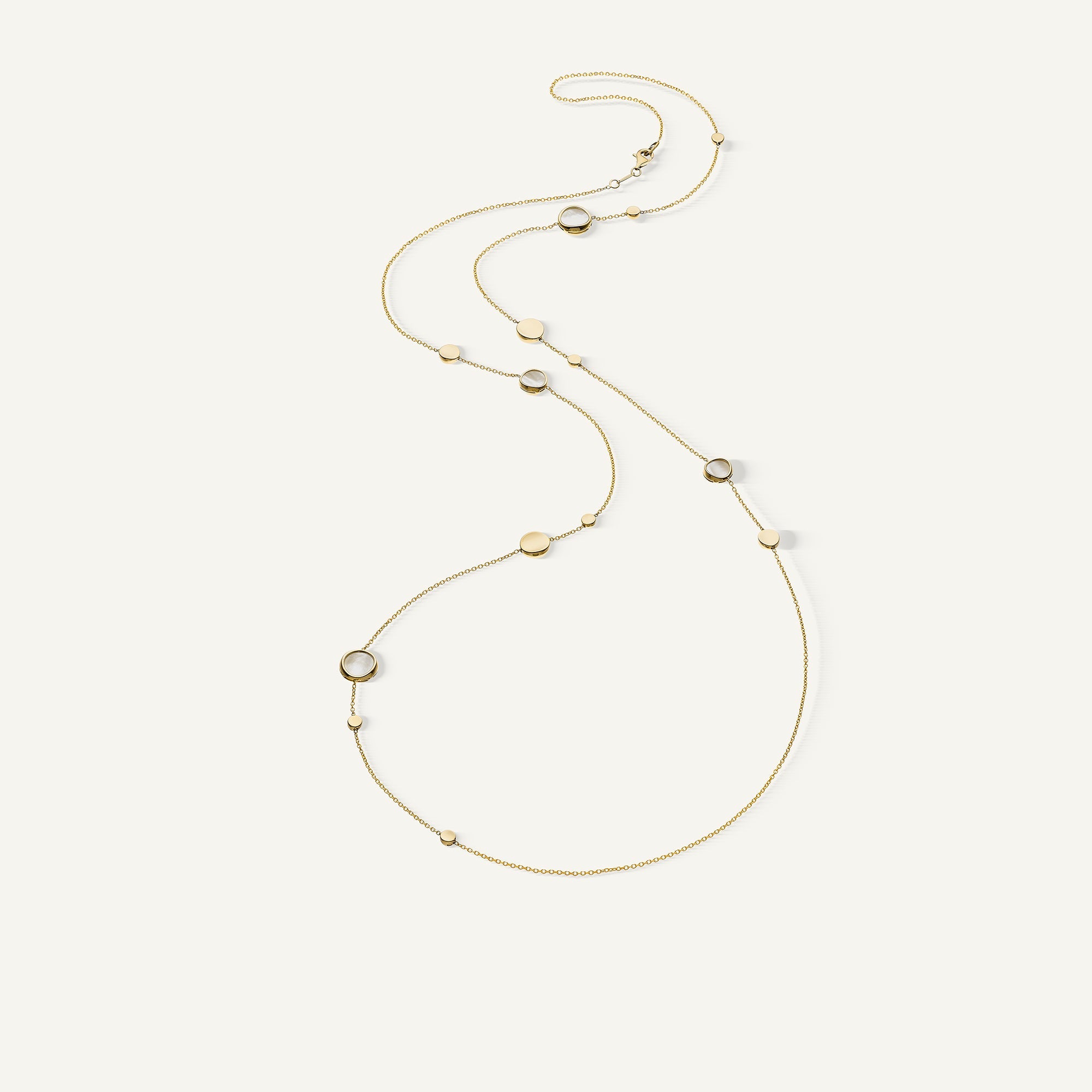 Collana in oro con madreperla